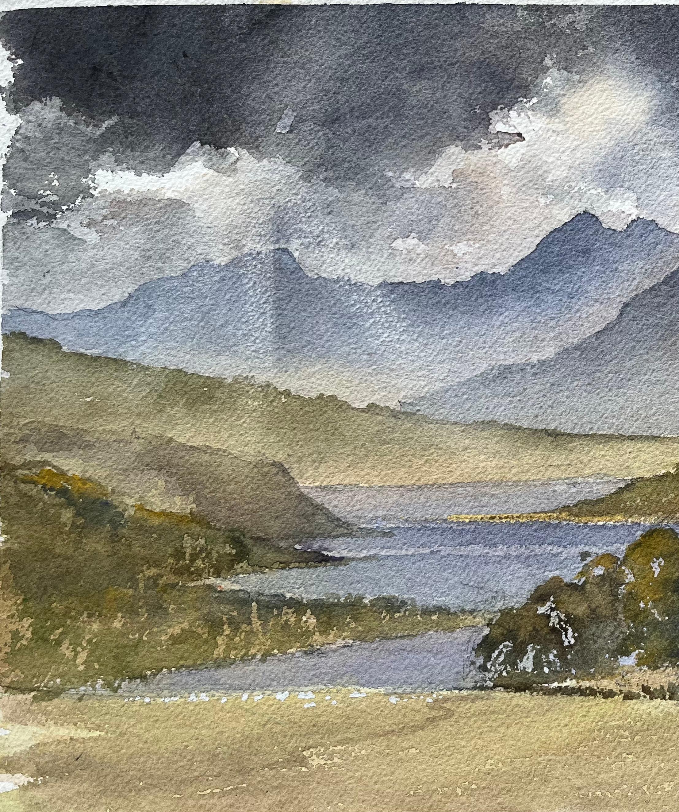 Titre : Aquarelle impressionniste britannique d'un paysage montagneux avec lac et chalet
par Anthony Avery (britannique 1946-2023)
Aquarelle originale sur papier d'artiste, non encadrée
Dimensions : 11 x 15 pouces (hauteur x largeur)
Condit : Bon,