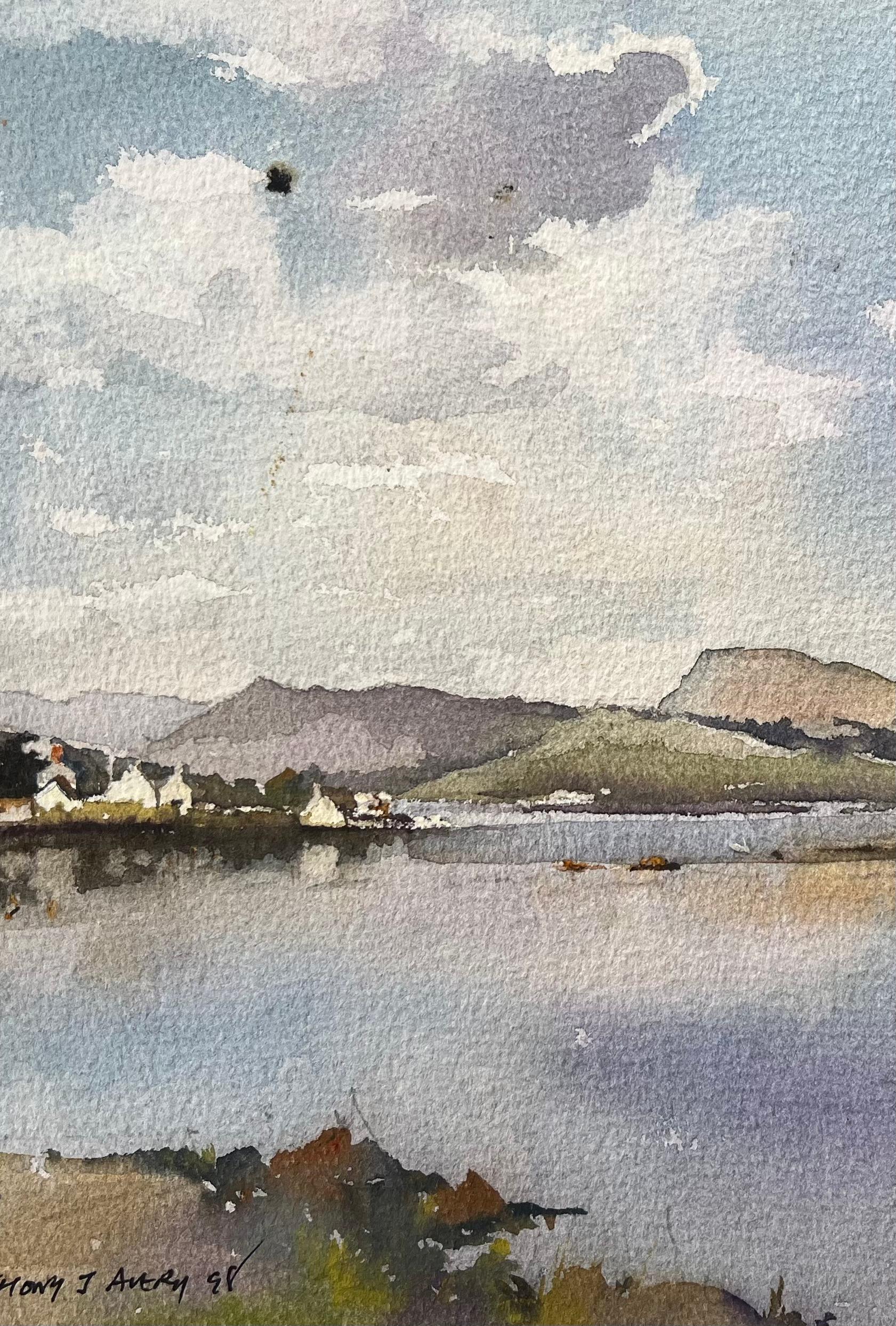 Acquerello impressionista britannico di Riflessi di Plockton, Highlands scozzesi - Landscape Painting Grigio di Anthony Avery