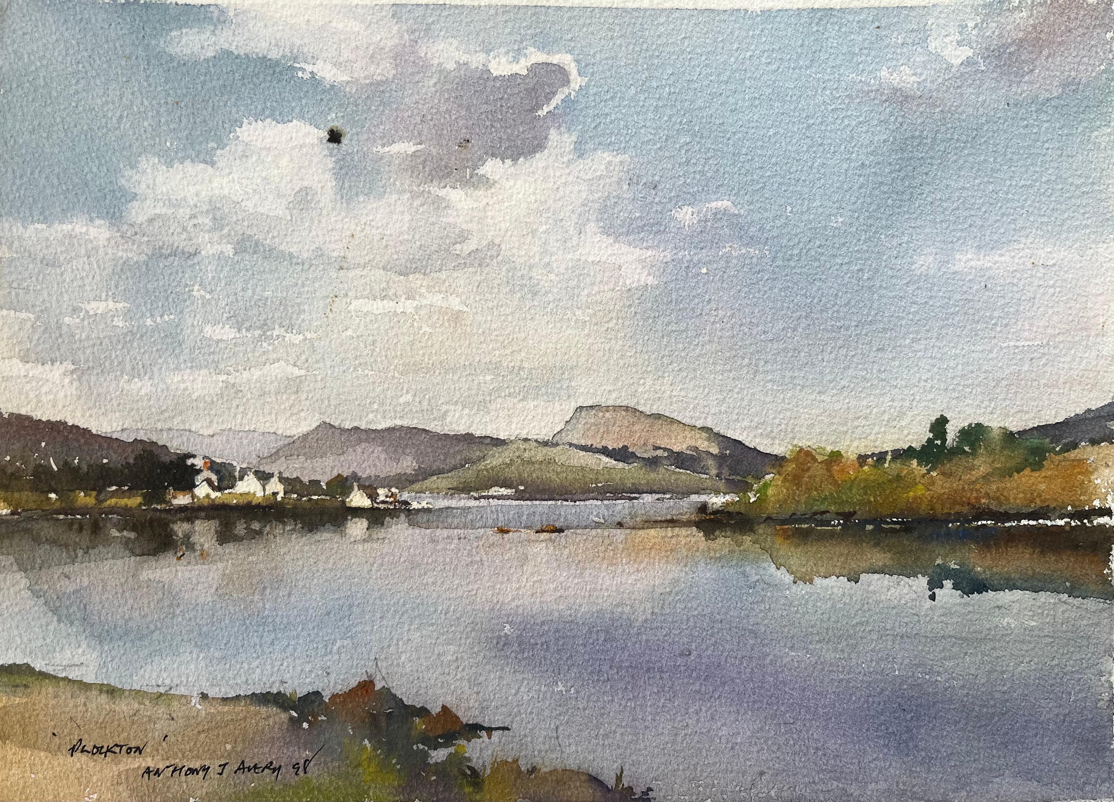 Landscape Painting di Anthony Avery - Acquerello impressionista britannico di Riflessi di Plockton, Highlands scozzesi