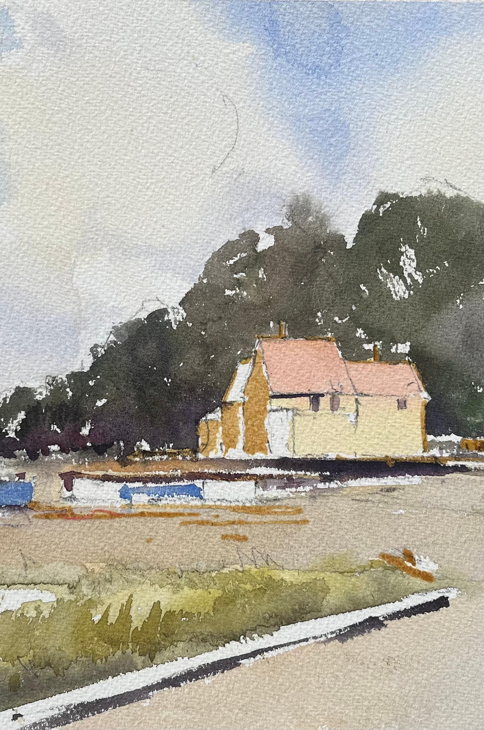 Britischer Impressionist Aquarell von Riverside Cottage und Boote (Grau), Landscape Painting, von Anthony Avery