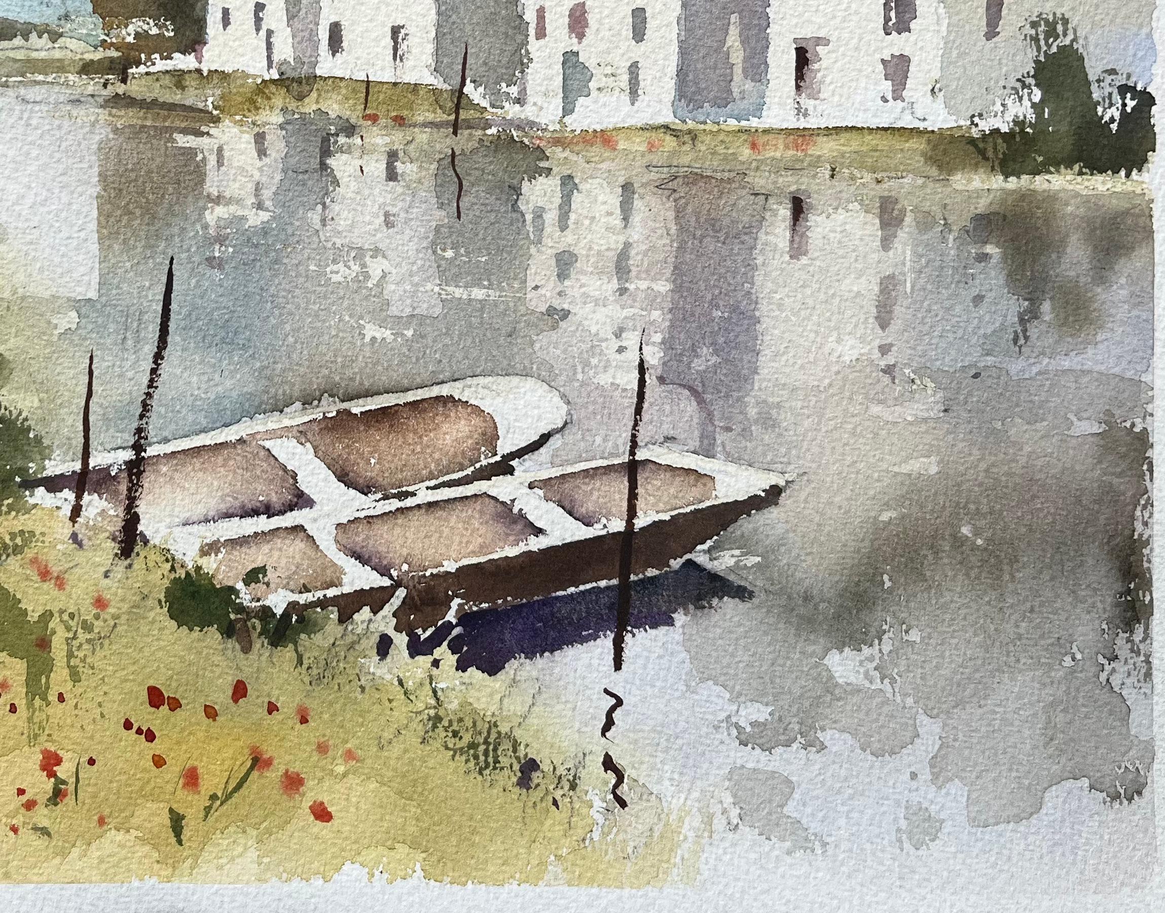 Acuarela impresionista británica de escena ribereña con barcos y casas - Landscape Painting Gris de Anthony Avery