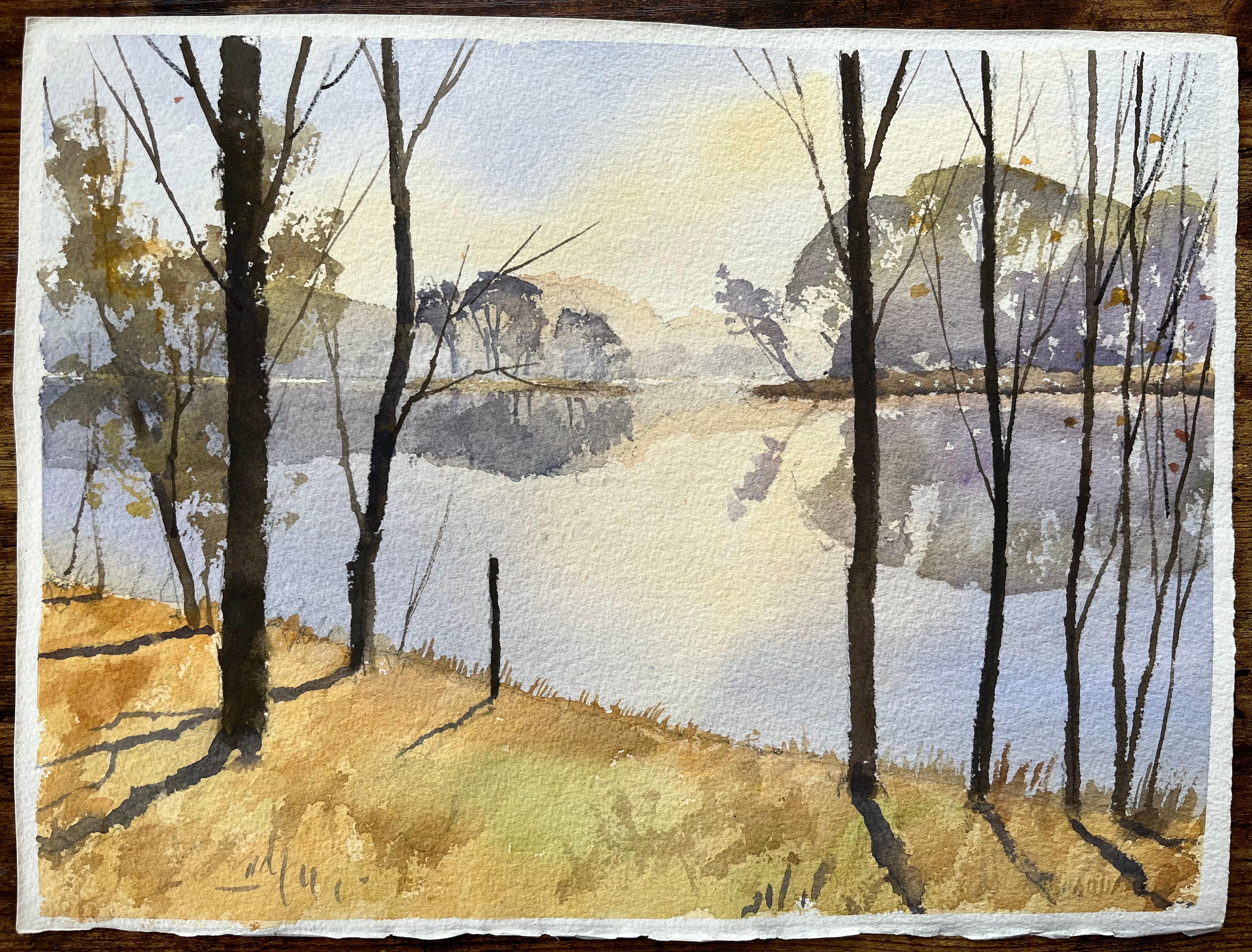 Britischer Impressionist Aquarell der ruhigen Lakeside Szene in weichem Licht gebadet – Painting von Anthony Avery