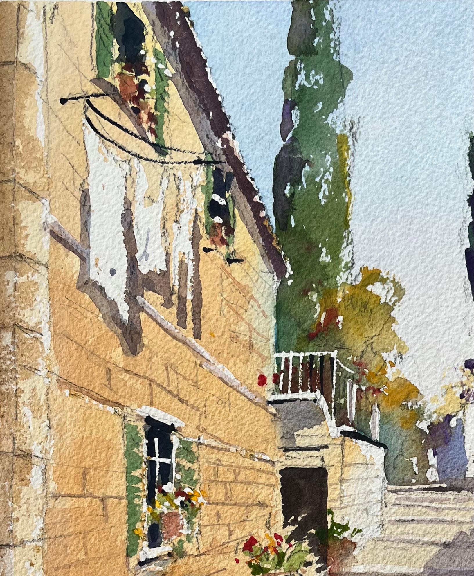 Acuarela impresionista británica de un callejón de piedra iluminado por el sol con cipreses - Painting Impresionista de Anthony Avery
