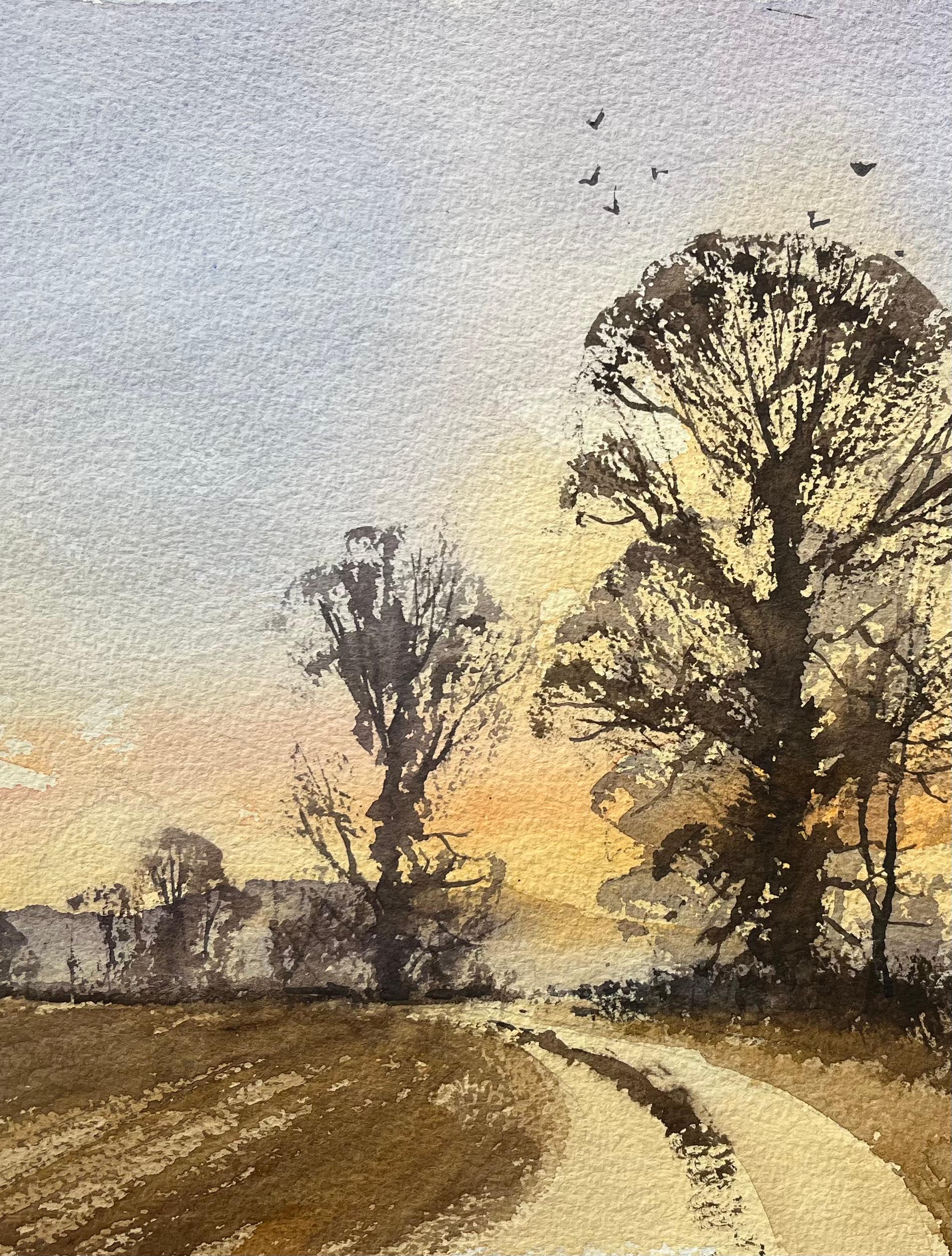 Acquerello impressionista britannico con sentiero e alberi al tramonto - Landscape Painting Beige di Anthony Avery