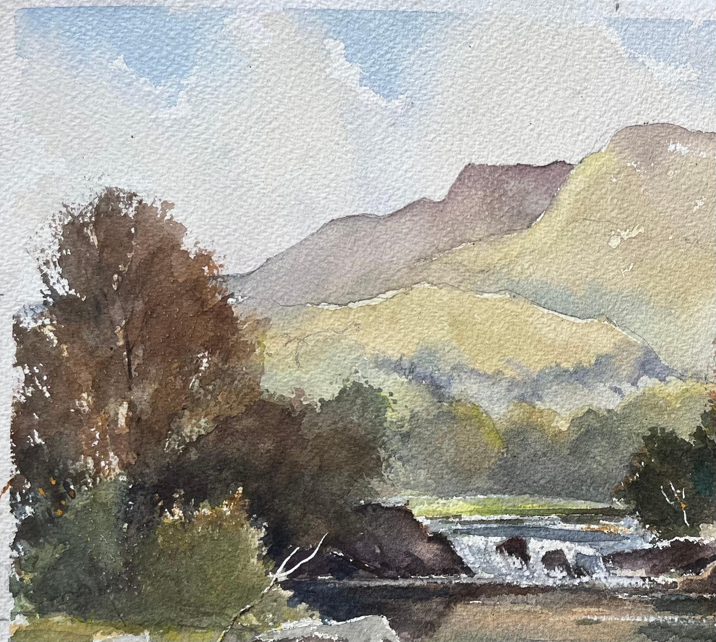 Aquarelle impressionniste britannique représentant The Old Mill by the River and Rolling Hills (Le vieux moulin près de la rivière et des collines) en vente 1