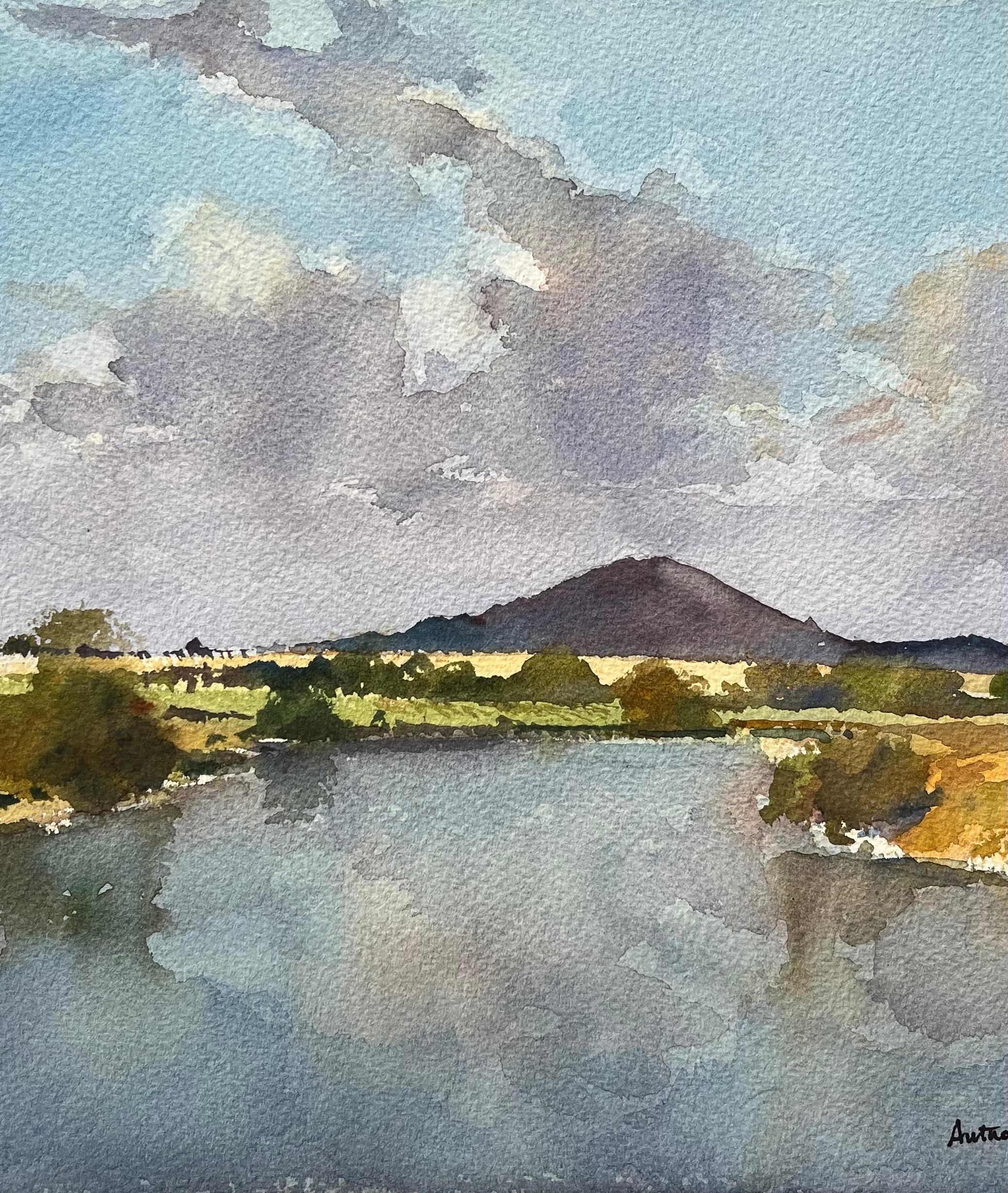 Titel: Britischer Impressionist Aquarell der Wrekin- und Flusslandschaft
von Anthony Avery (Brite 1946-2023)
Original-Aquarell auf Künstlerpapier, ungerahmt
Abmessungen: 11 x 15,25 Zoll (Höhe x Breite)
Unterschrieben: Ja
Zustand: Gut, mit leichten
