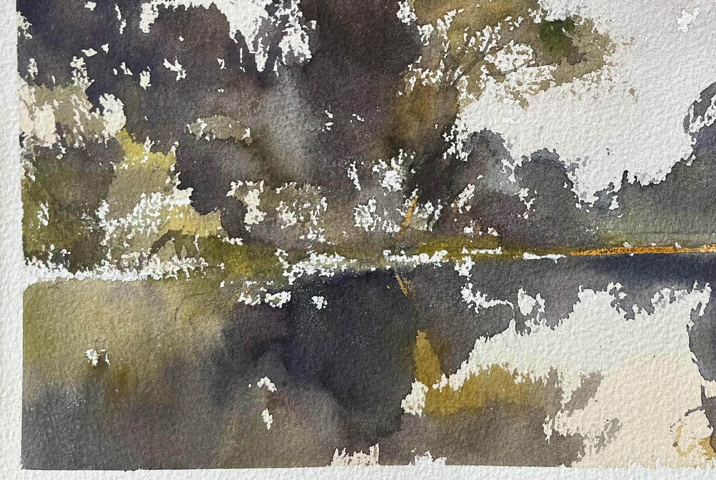 Titel: Aquarell eines britischen Impressionisten mit Bäumen, die sich in einem stillen See spiegeln
Von Anthony Avery (Brite 1946-2023)
Original-Aquarell auf Künstlerpapier, ungerahmt
Abmessungen: 11 x 15,5 Zoll (Höhe x Breite)
Zustand: Gut, mit
