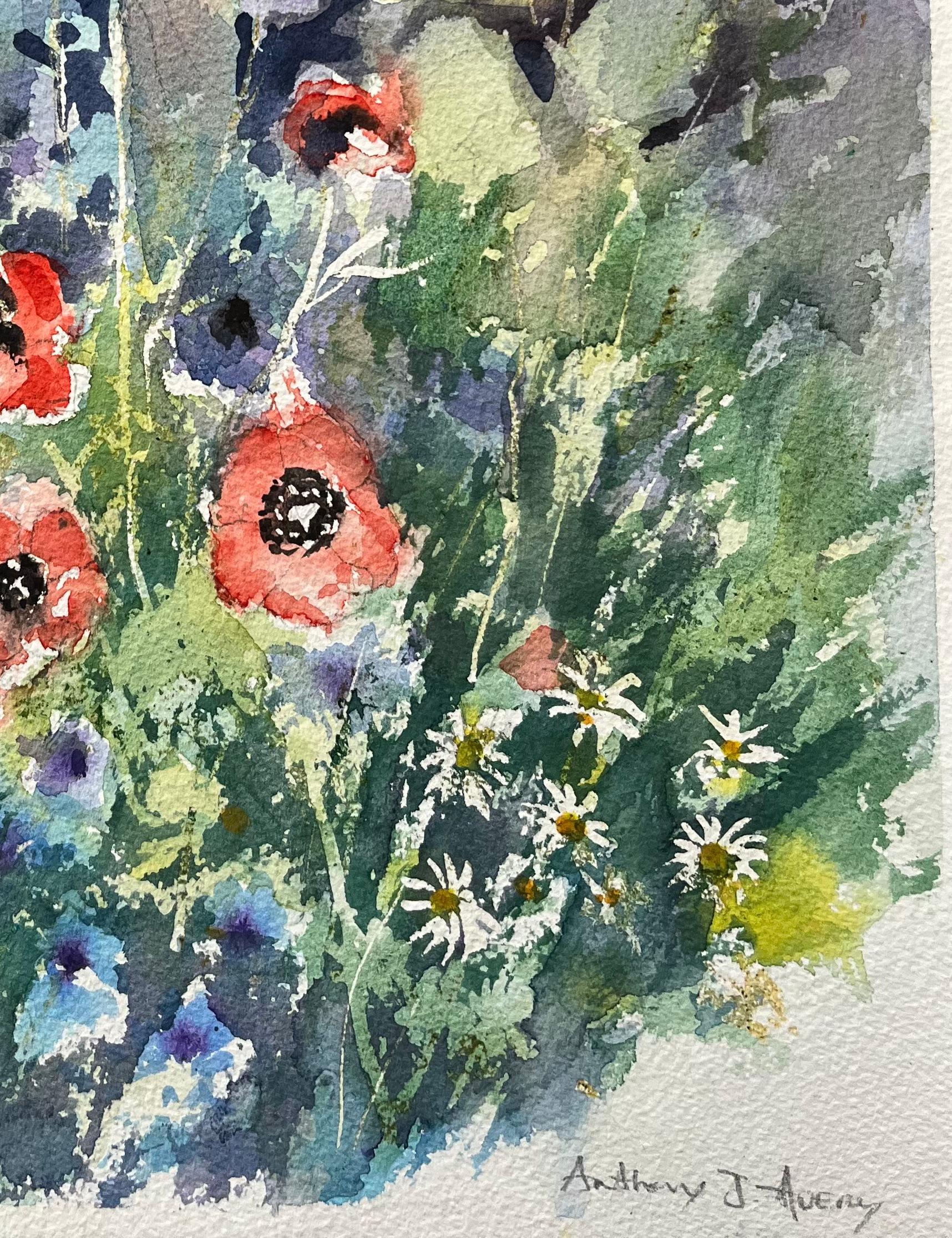 Acuarela impresionista británica de vibrante escena de jardín con amapolas y margaritas - Landscape Painting Gris de Anthony Avery
