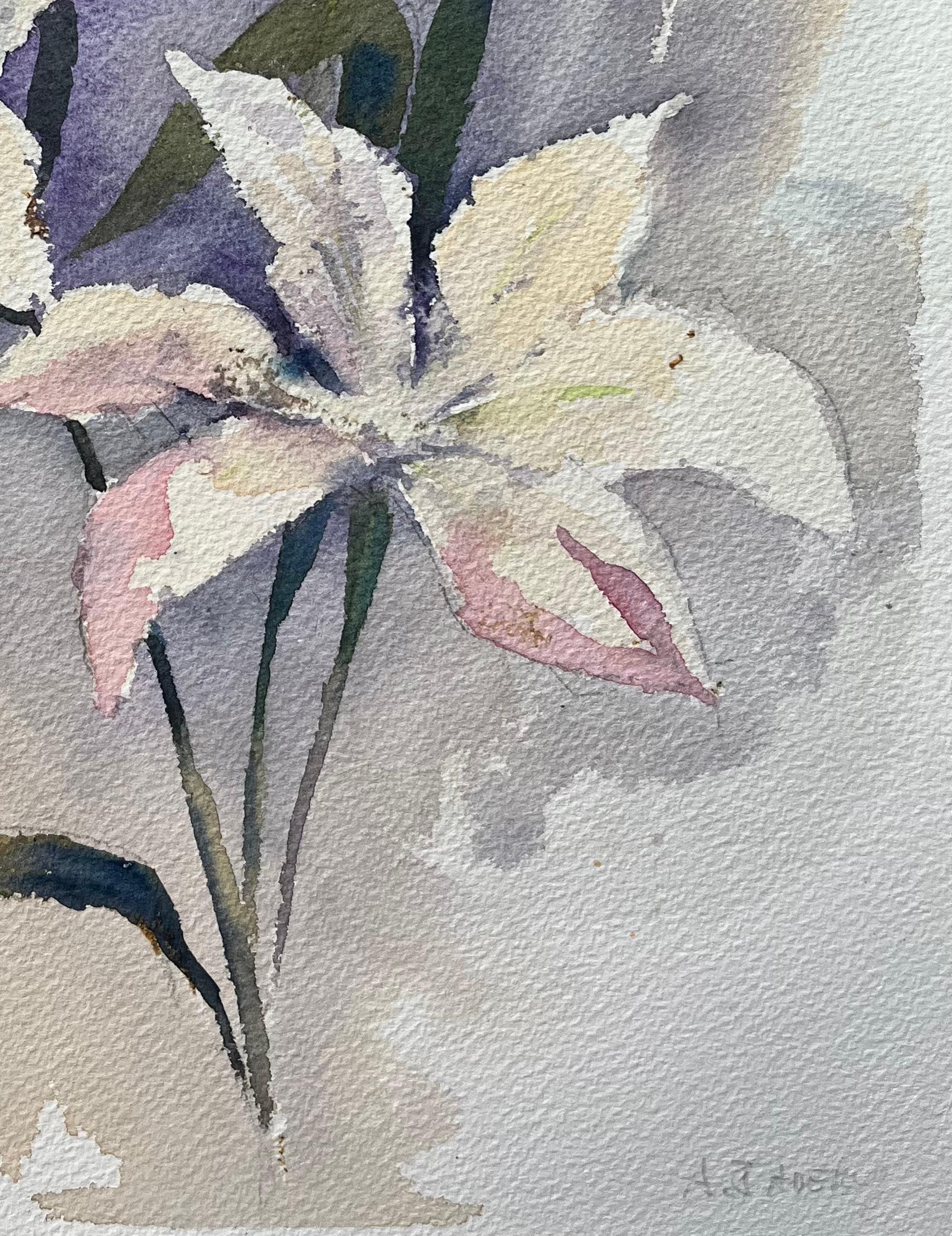 Britischer Impressionist Aquarell von weißen Lilien auf einem Lavendel Hintergrund (Impressionismus), Painting, von Anthony Avery