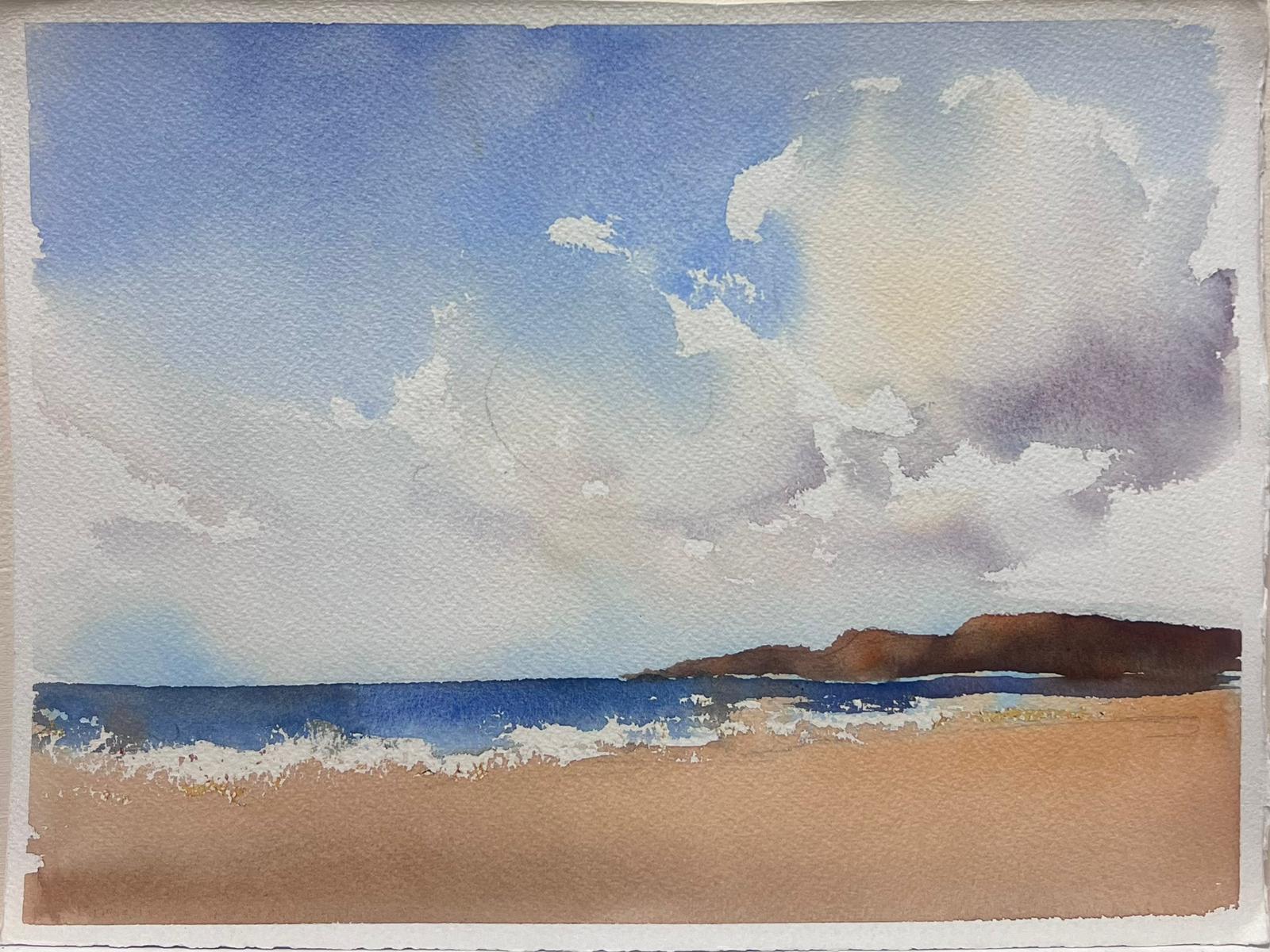 Acuarela Impresionista Original Británica Nubes sobre Playa de Arena Mares Azules - Landscape Painting Gris de Anthony Avery
