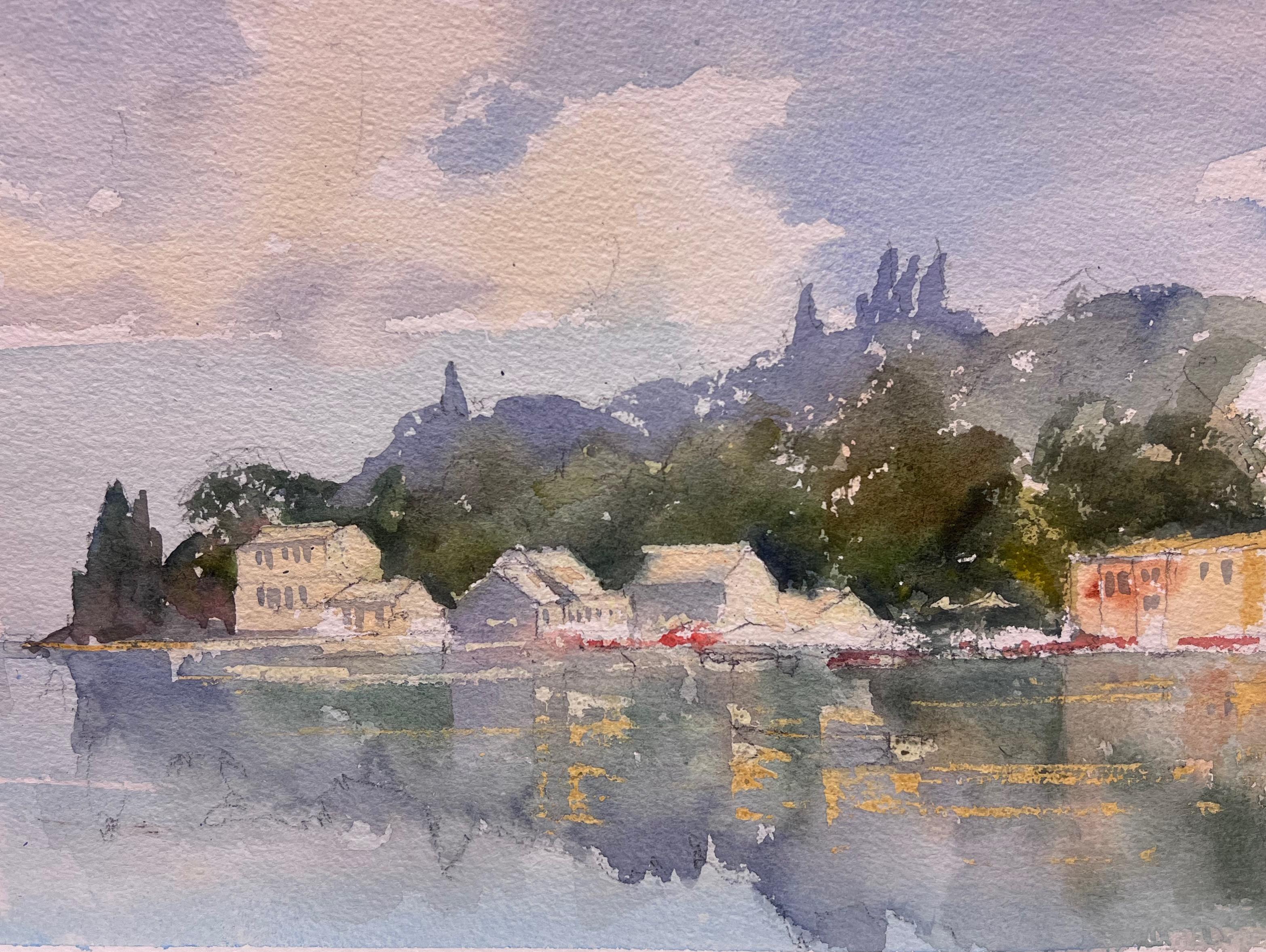 Landscape Painting de Anthony Avery - Paisaje lacustre europeo con casas, acuarela original británica impresionista