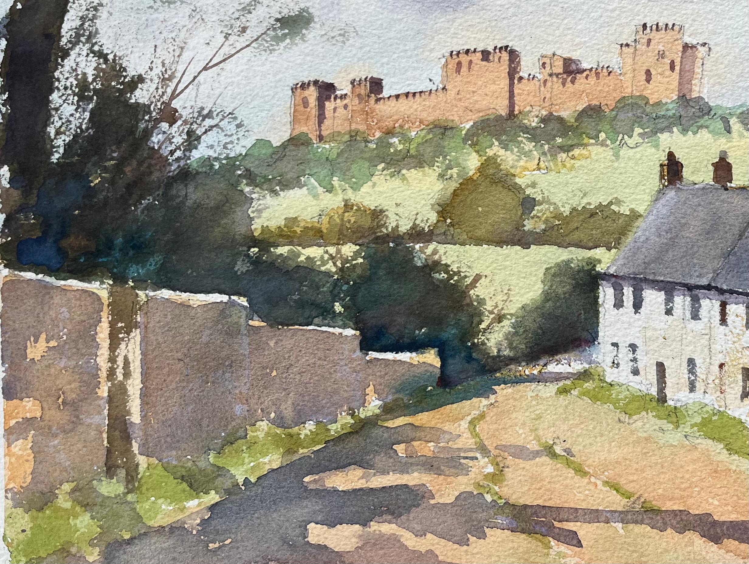 Titel:  Britisches Original-Aquarell einer Schlossansicht von einer Landstraße aus
Von Anthony Avery (Brite 1946-2023)
Original-Aquarell auf Künstlerpapier, ungerahmt
Abmessungen: 11,25 x 15,25 Zoll (Höhe x Breite)
Zustand: Gut, mit leichten