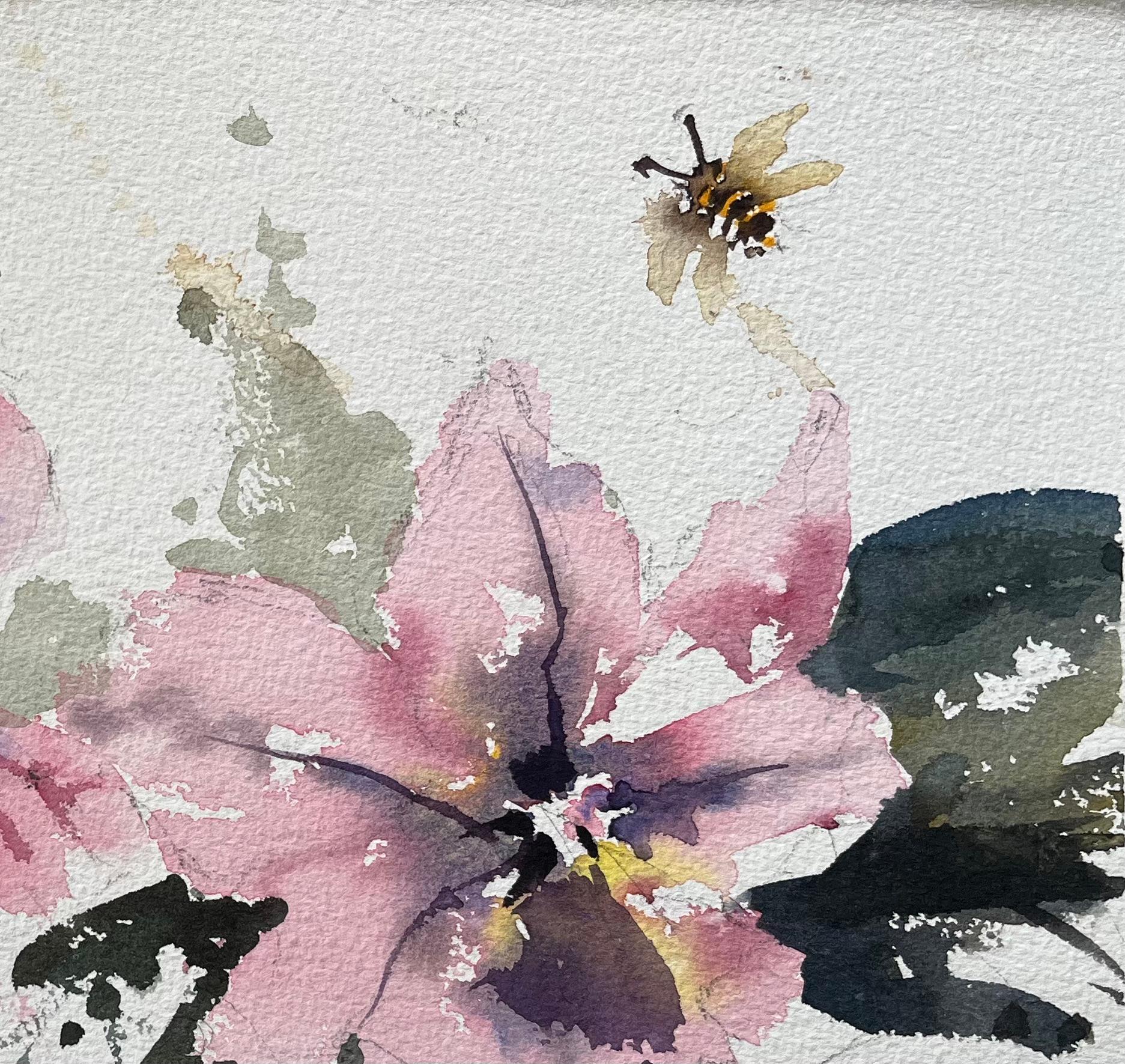 Britisches Original-Aquarell mit rosa Blüten mit Biene, Britisch (Grau), Landscape Painting, von Anthony Avery