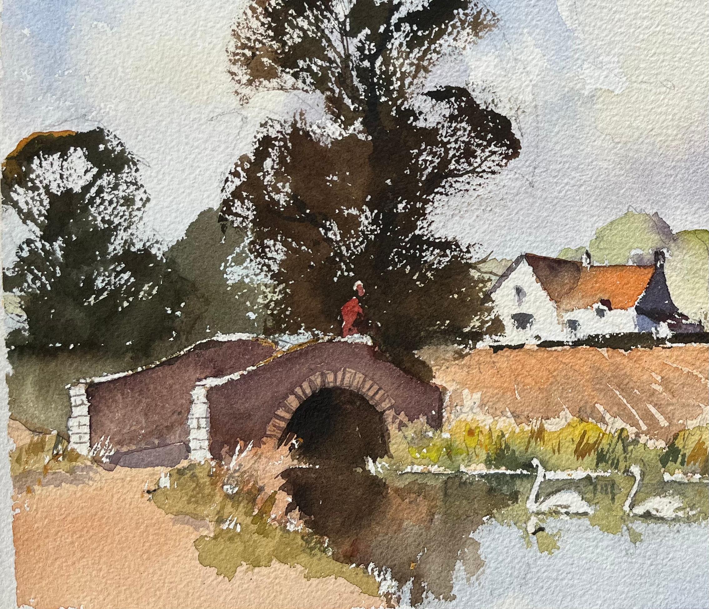 Titel: Britisches Aquarell einer rustikalen Brücke mit Schwänen auf einem ruhigen Fluss
Von Anthony Avery (Brite 1946-2023)
Original-Aquarell auf Künstlerpapier, ungerahmt
Abmessungen: 11 x 15,25 Zoll (Höhe x Breite)
Zustand: Gut, mit leichten