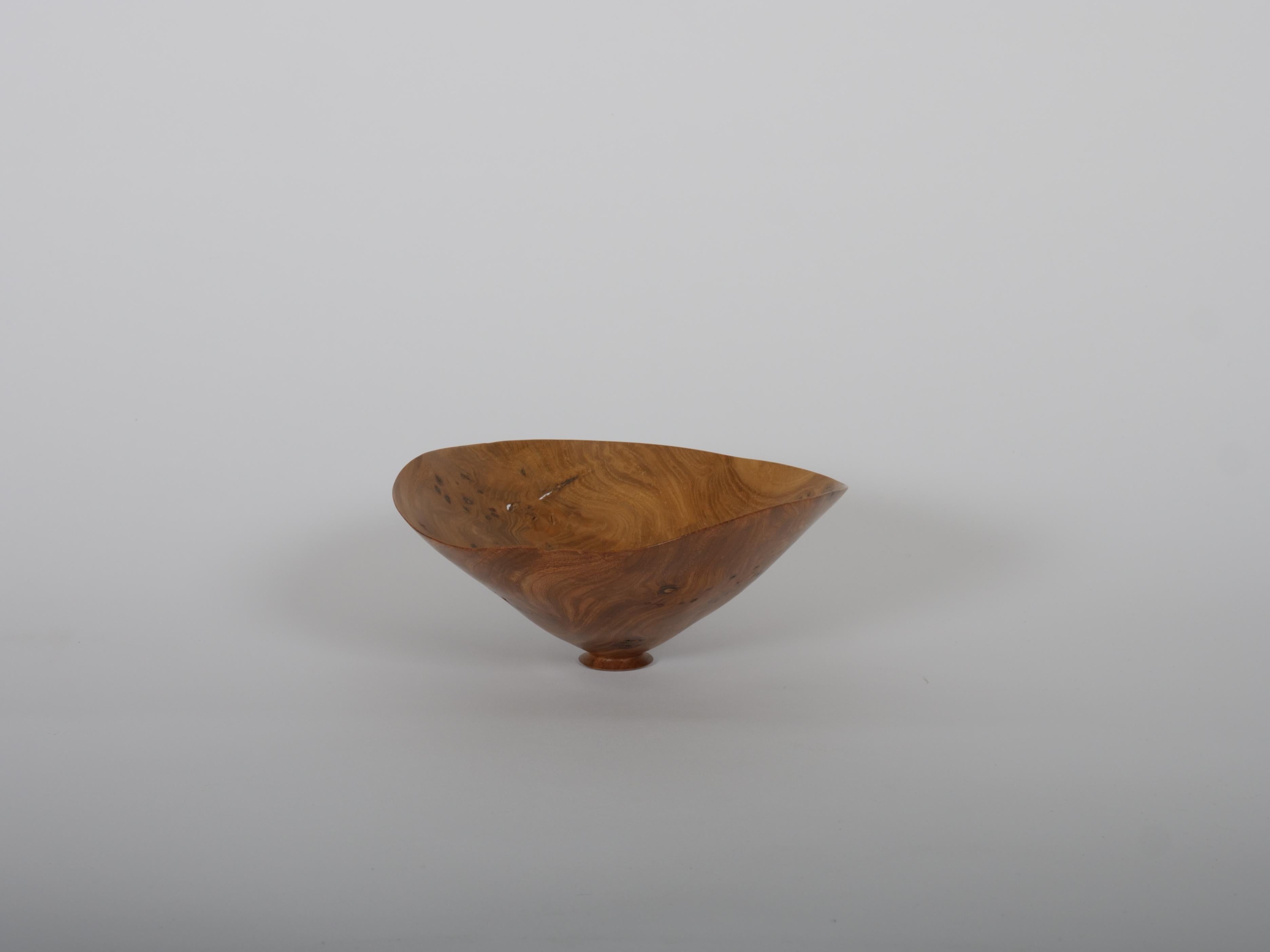 Britannique Bol en bois de chêne ronceux d'Anthony Bryant c2001 en vente