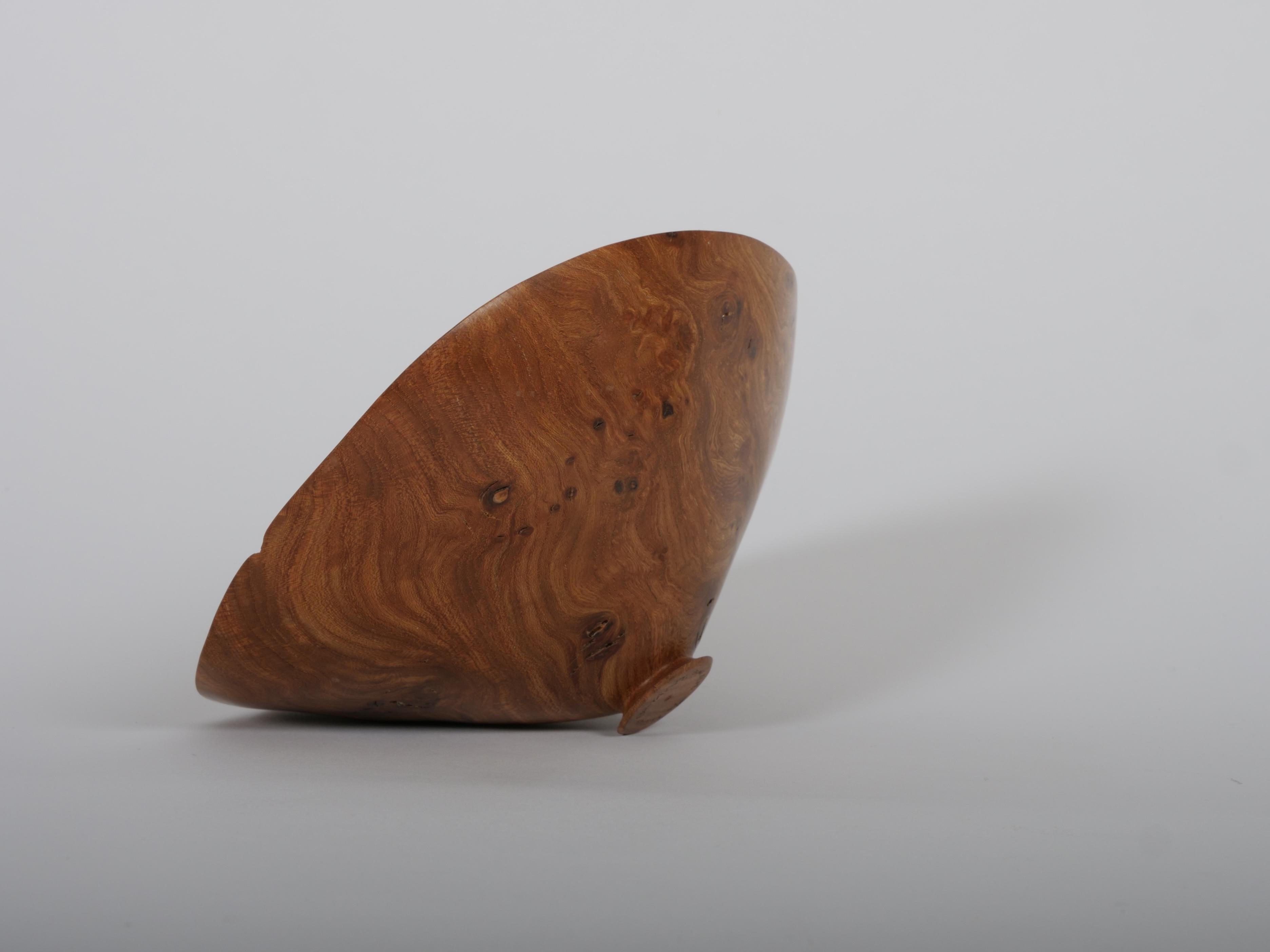 Broussin Bol en bois de chêne ronceux d'Anthony Bryant c2001 en vente