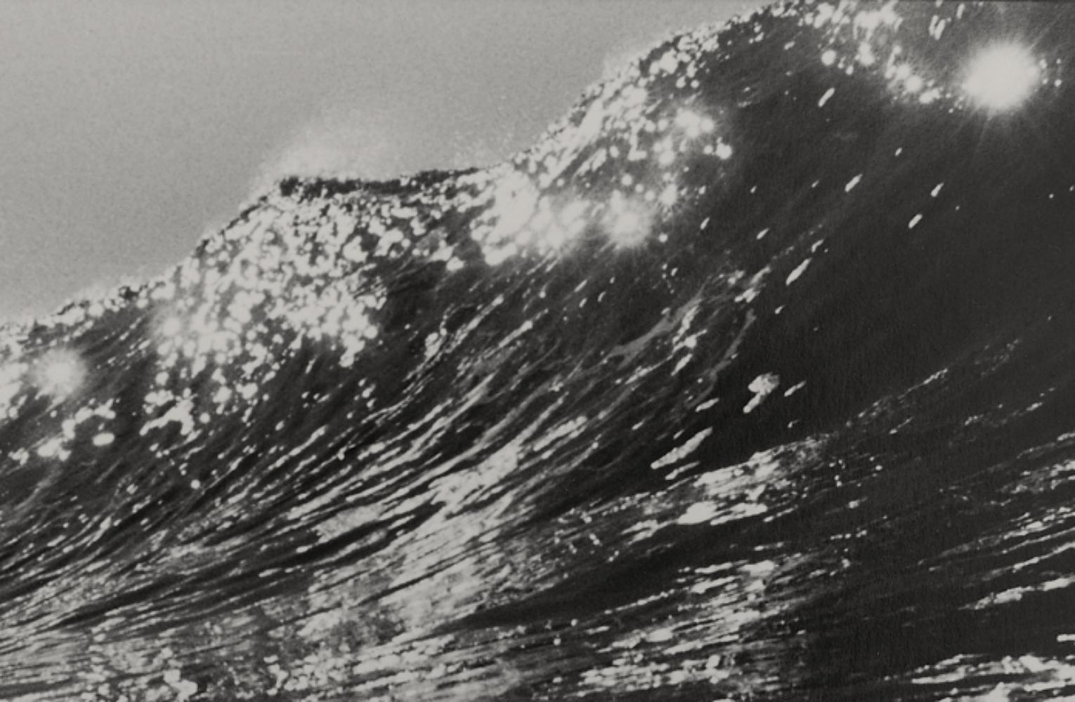 Anthony FRIEDKIN (*1949, Amérique)
Vague Helio #2, Zuma Beach, Californie, U.S.A., 2010
Tirage à la gélatine argentique, tirage ultérieur
40.6 x 50,8 cm (16 x 20 in.)
Edition de 25, Ed. no. 7/25
Imprimer seulement

Né en 1949 à Los Angeles, aux