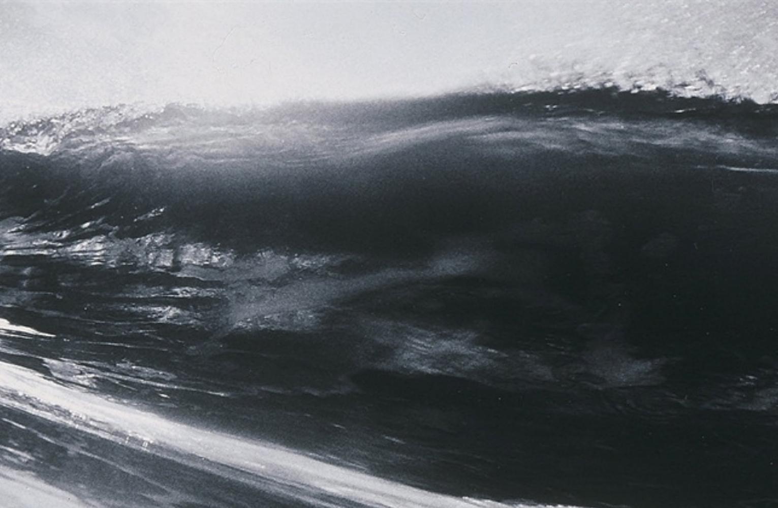 Anthony FRIEDKIN (*1949, America)
Shore Break, Zuma Beach, California, U.S.A.  1994
Silver Gelatin Print, later print
40.6 x 50.8 cm (16 x 20 in.)
Edition of 25; Ed. no. 13/25
Print only

Born 1949 in Los Angeles, USA, Friedkin currently lives and