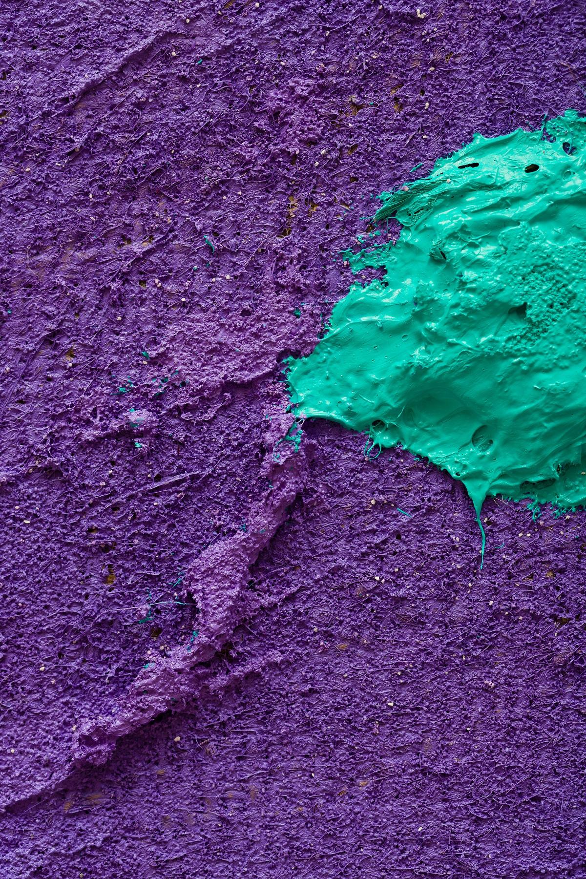A Space Echo (Pittura astratta) - Abstract Painting Viola di Anthony Frost