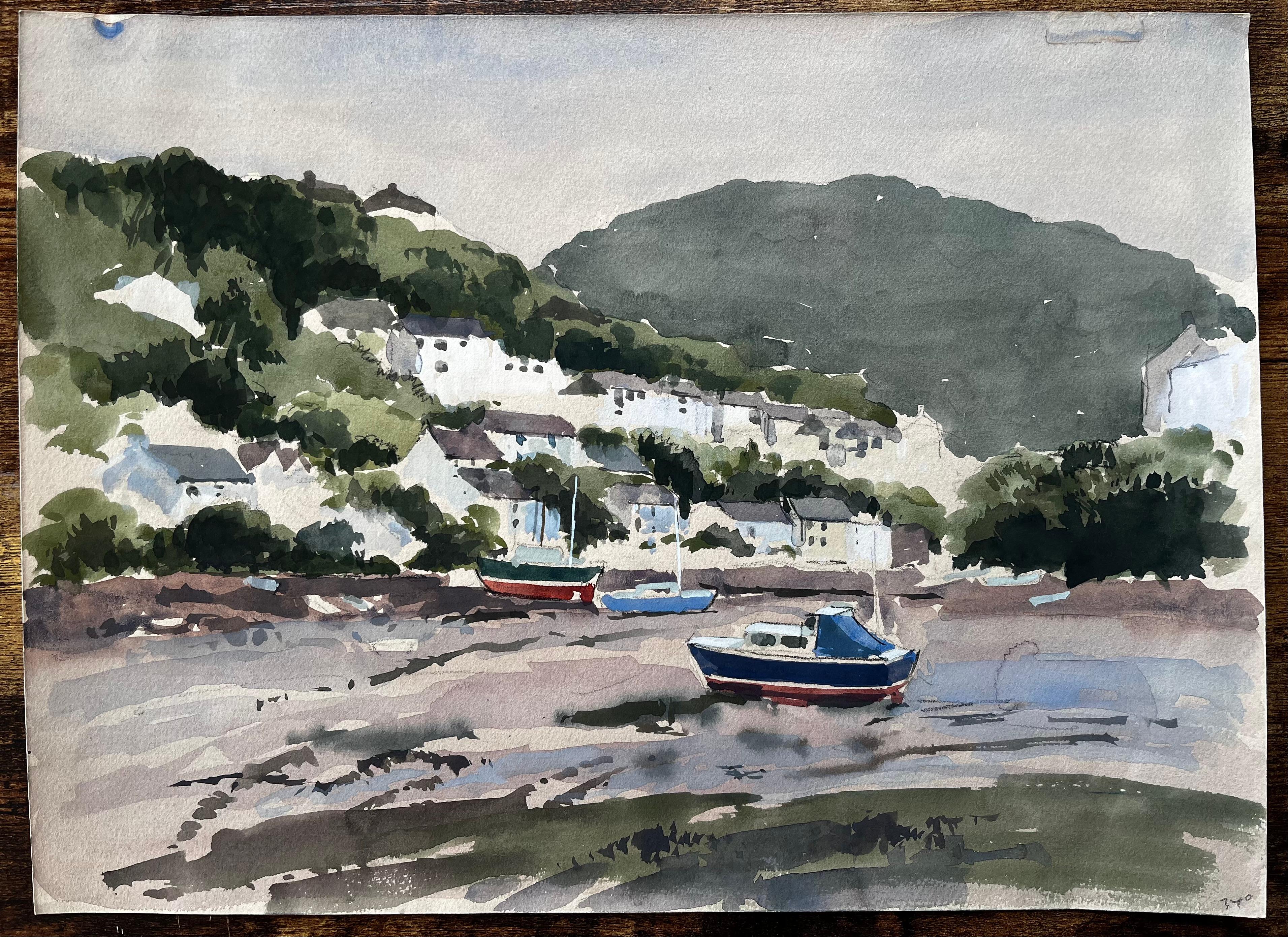 1982 Aquarell von Newton Ferrers Devon mit Booten, Hügeln und Küstenhäuschen – Art von Anthony Herbert
