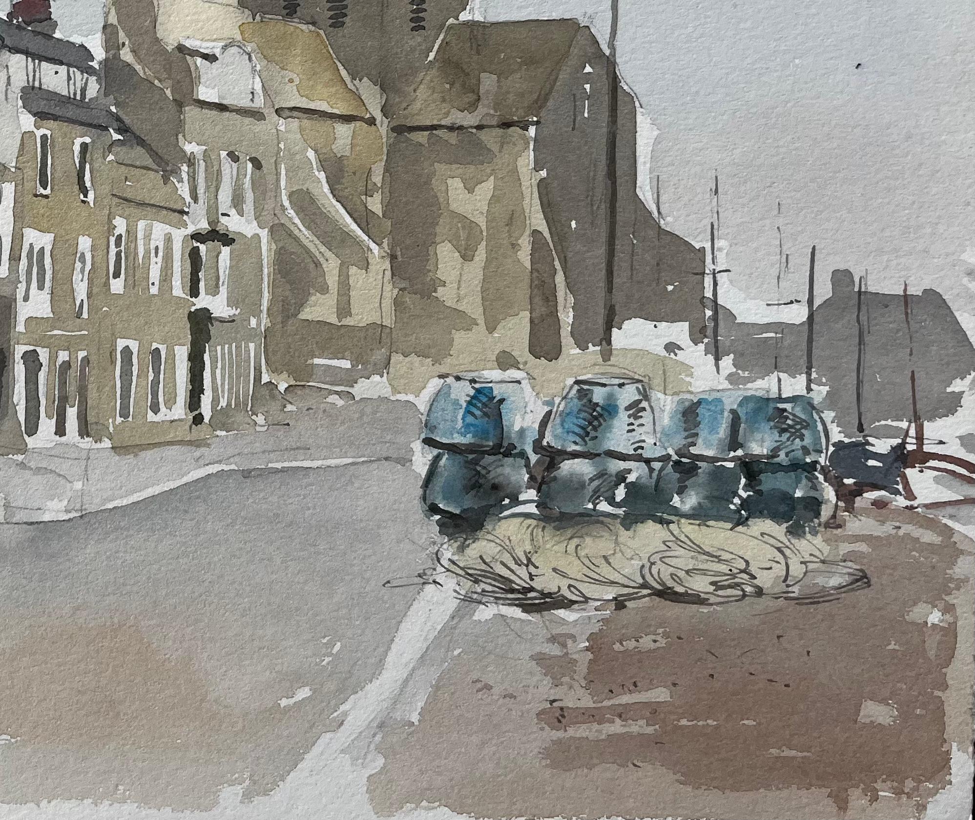 Titel: Barfleur Normandie Hafenszene mit Fischernetzen 1988 Aquarell
Von Tony Herbert (1927-2024)
Medium: Aquarell auf Papier, ungerahmt
Größe: 11 Zoll (Höhe) x 15,25 Zoll (Breite)
Zustand: gut, einige altersbedingte Gebrauchsspuren
Provenienz: Aus