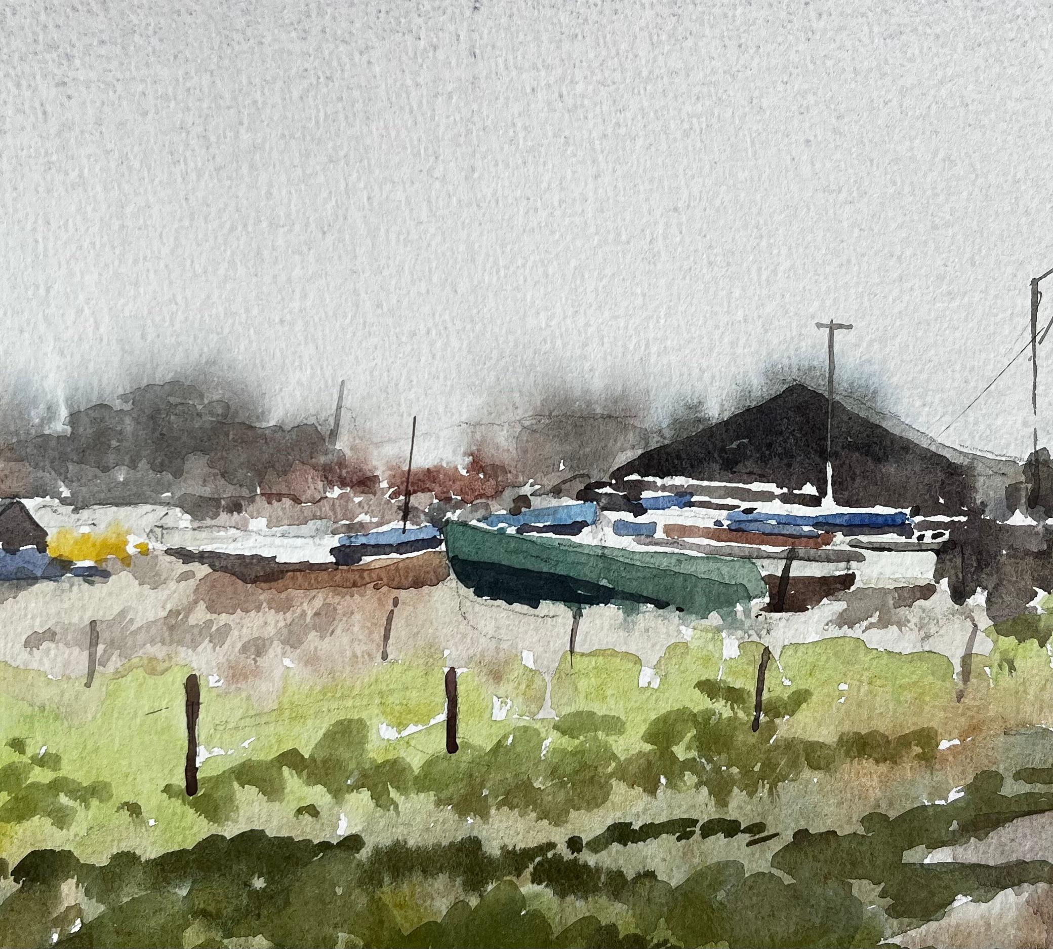 Bootswerft mit grünem Beiboot und Scheune Suffolk Coastal Scene April 1994 im Angebot 2