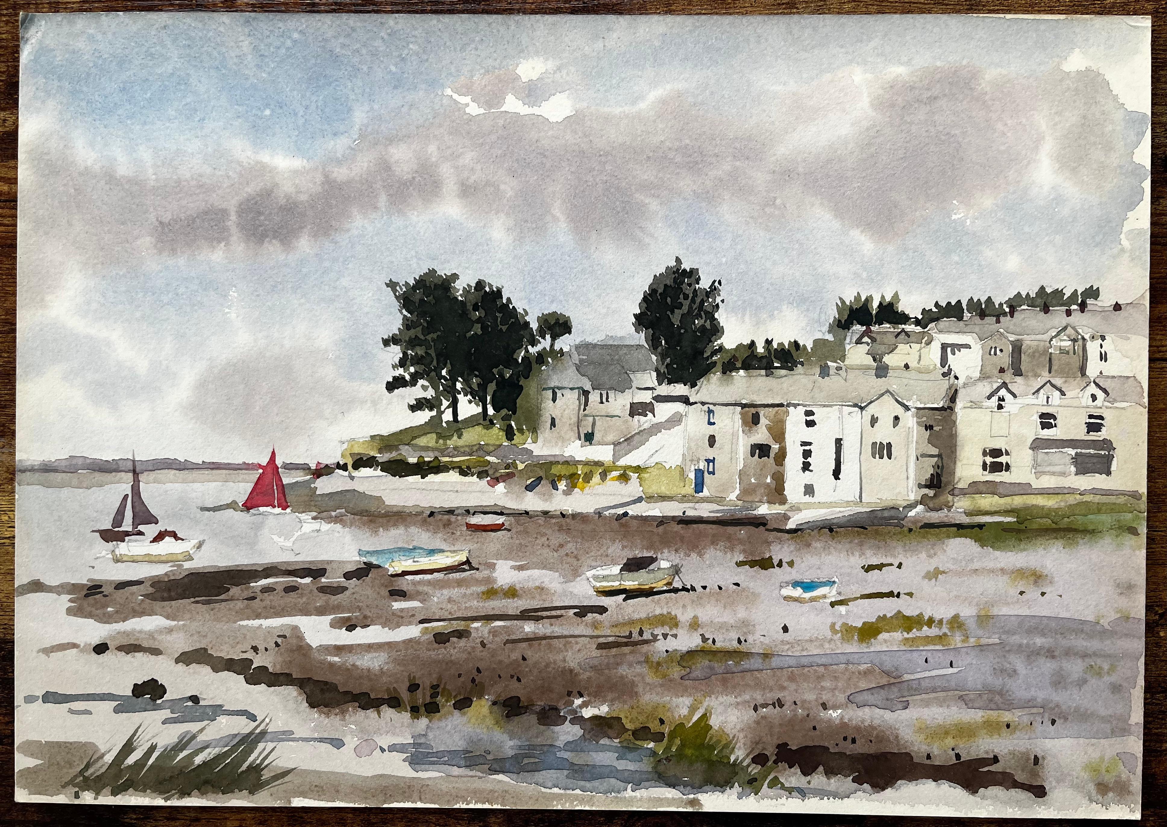 Boote bei Ebbe mit Dorf und Bäumen Borth y Gest Nordwales 1994 – Art von Anthony Herbert