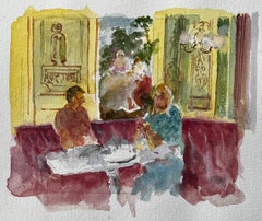 Interior de Café con Hombre y Mujer Sentados Banqueta Borgoña y Decoración Parisina