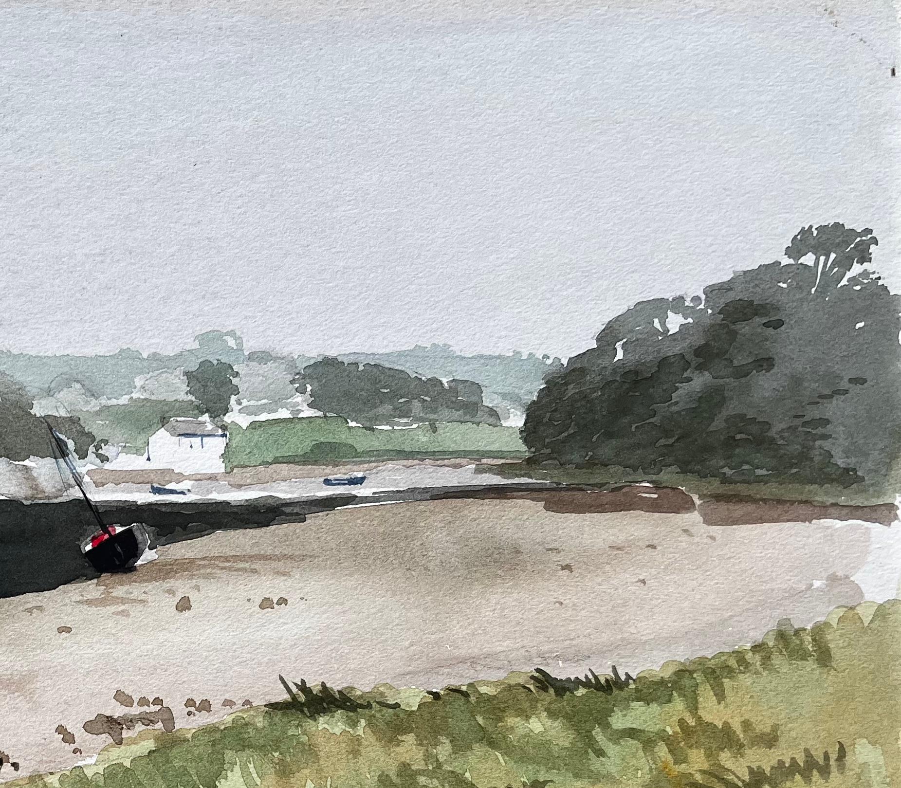 Scène d'estuaire à marée basse avec bateaux et bancs de sable Wales and Wales 1971 - Gris Landscape Art par Anthony Herbert