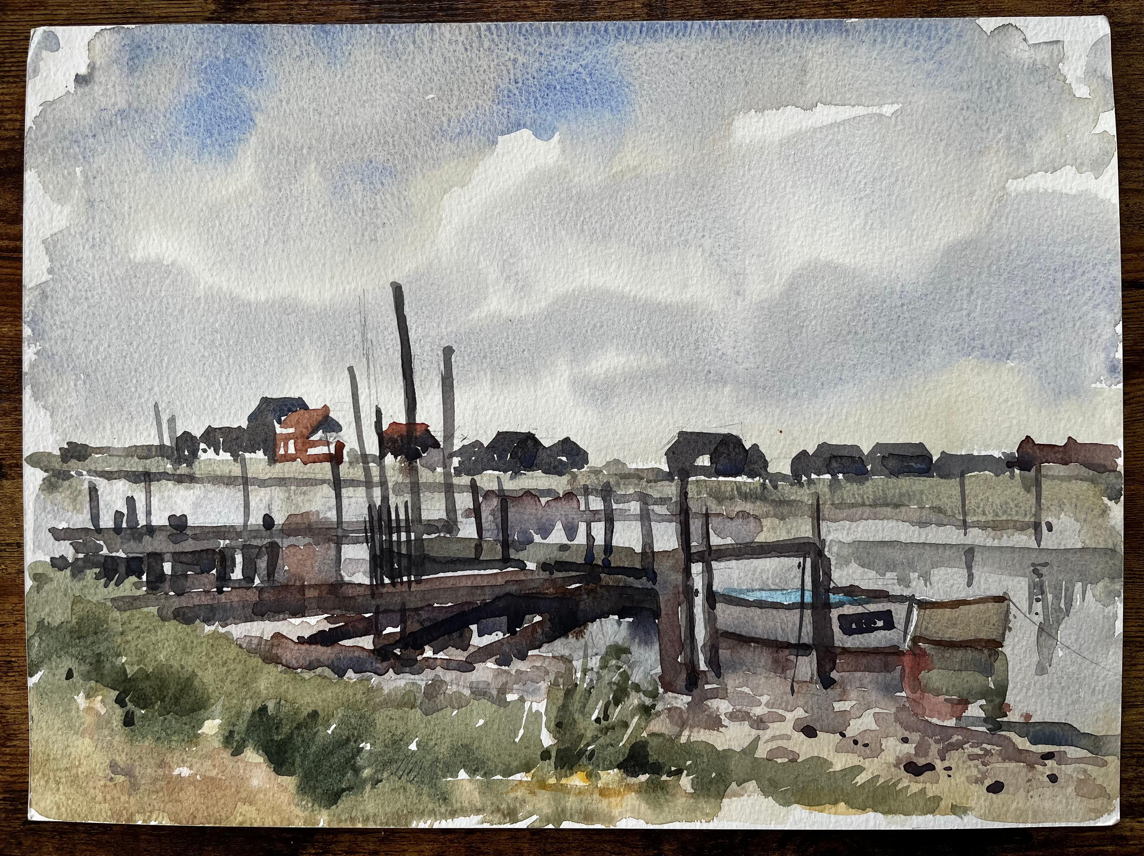 Niedrigwasser Fischerboote und Landungsbrücken Küstenmarschlandschaft Juli 1996 Aquarell – Painting von Anthony Herbert