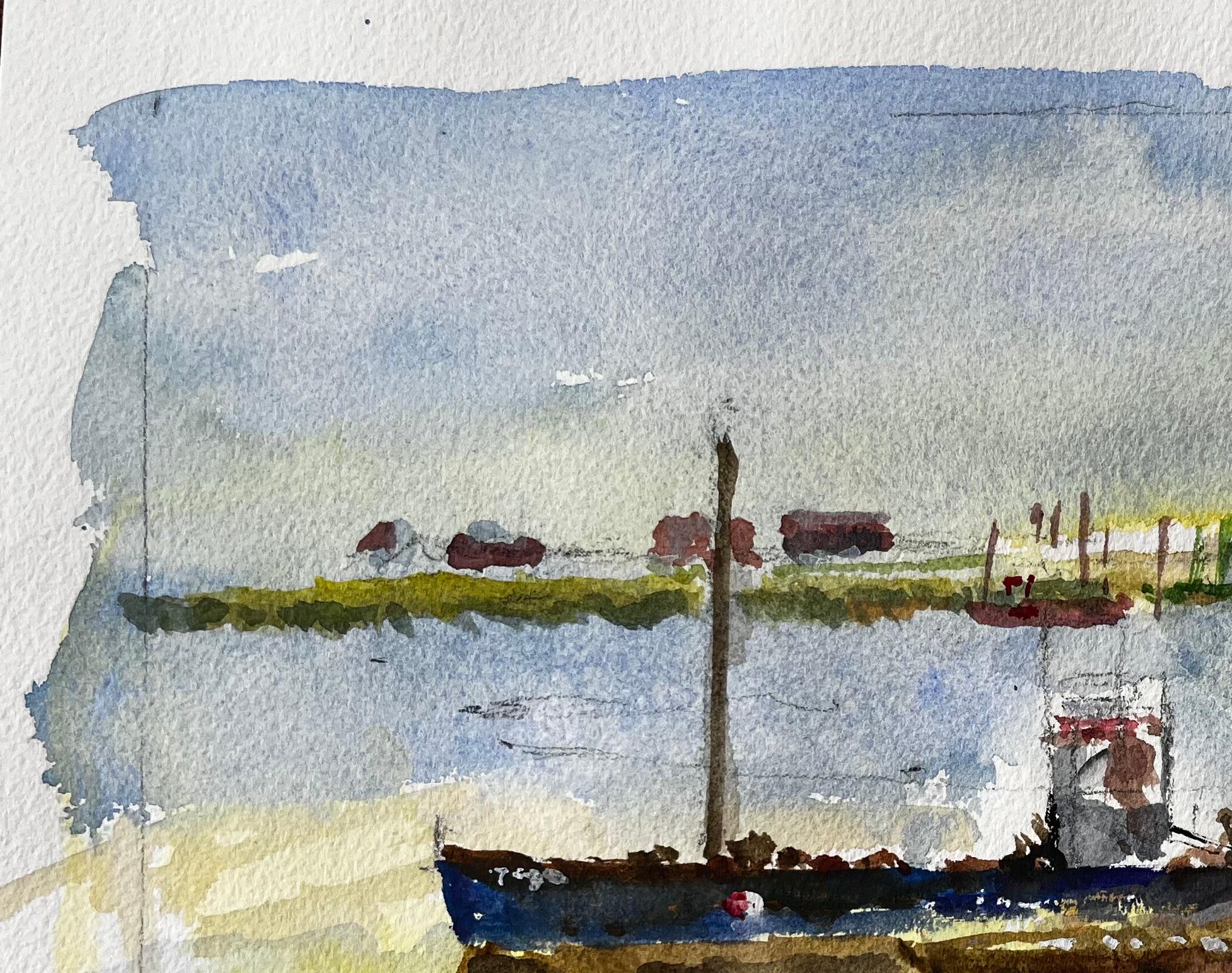 Vertäutes Fischerboot mit Anlegesteg und entfernten Schuppen Maritimes Aquarell Ostküste (Braun), Landscape Art, von Anthony Herbert