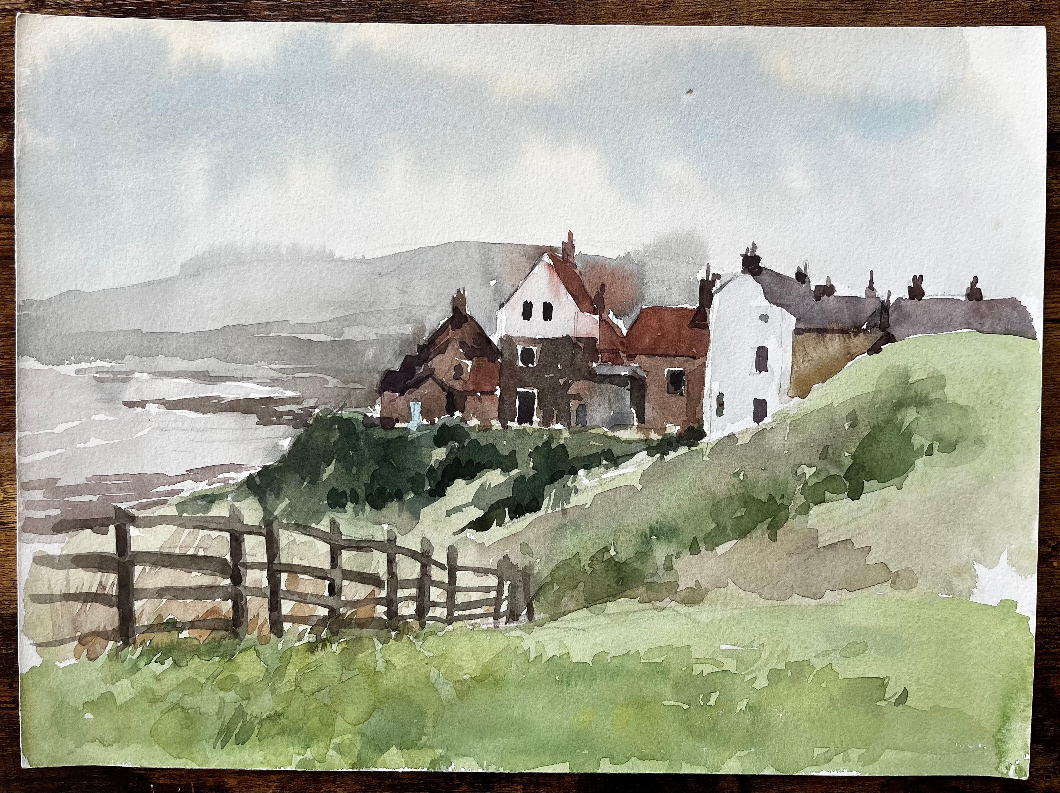 Robin Hoods Bay Cliffside Cottages et vue sur la mer avec clôture Yorkshire 1983 - Art de Anthony Herbert