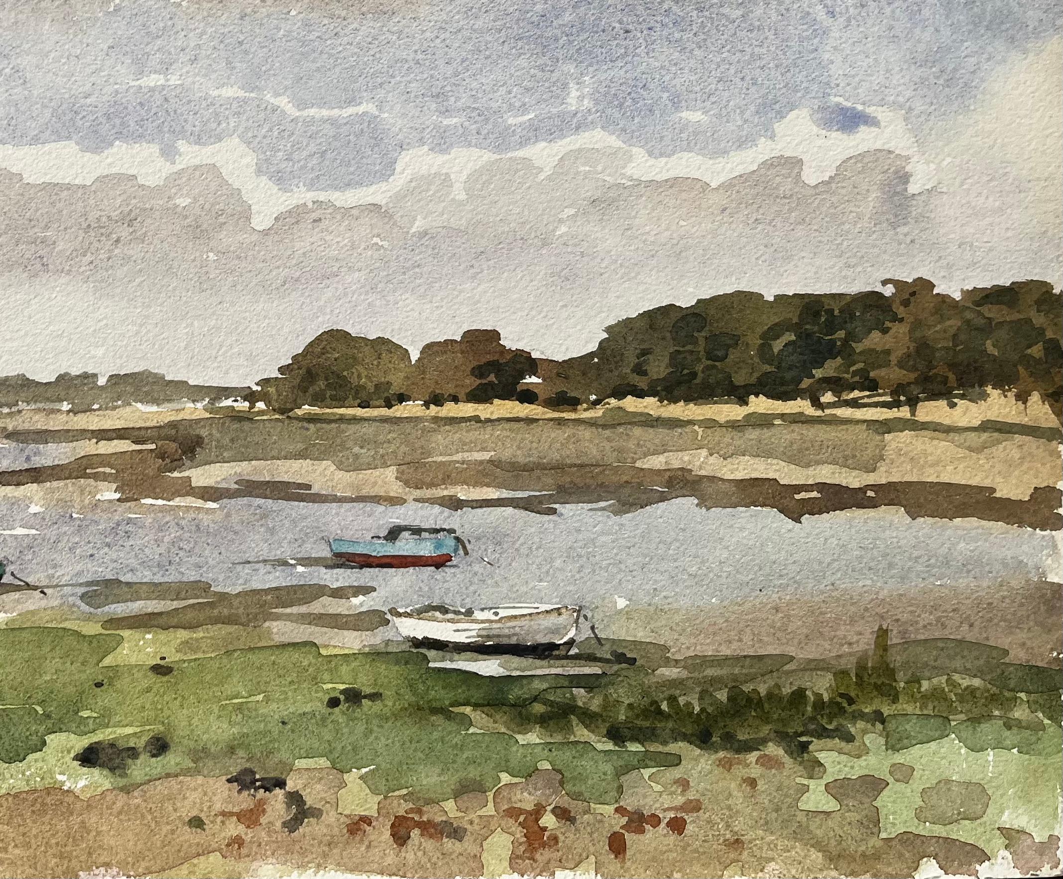 Segelboote bei Ebbe mit grasbewachsenem Ufer Dell Quay Harbour Sussex bei Chichester (Grau), Landscape Art, von Anthony Herbert