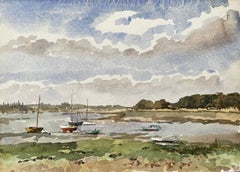 Segelboote bei Ebbe mit grasbewachsenem Ufer Dell Quay Harbour Sussex bei Chichester