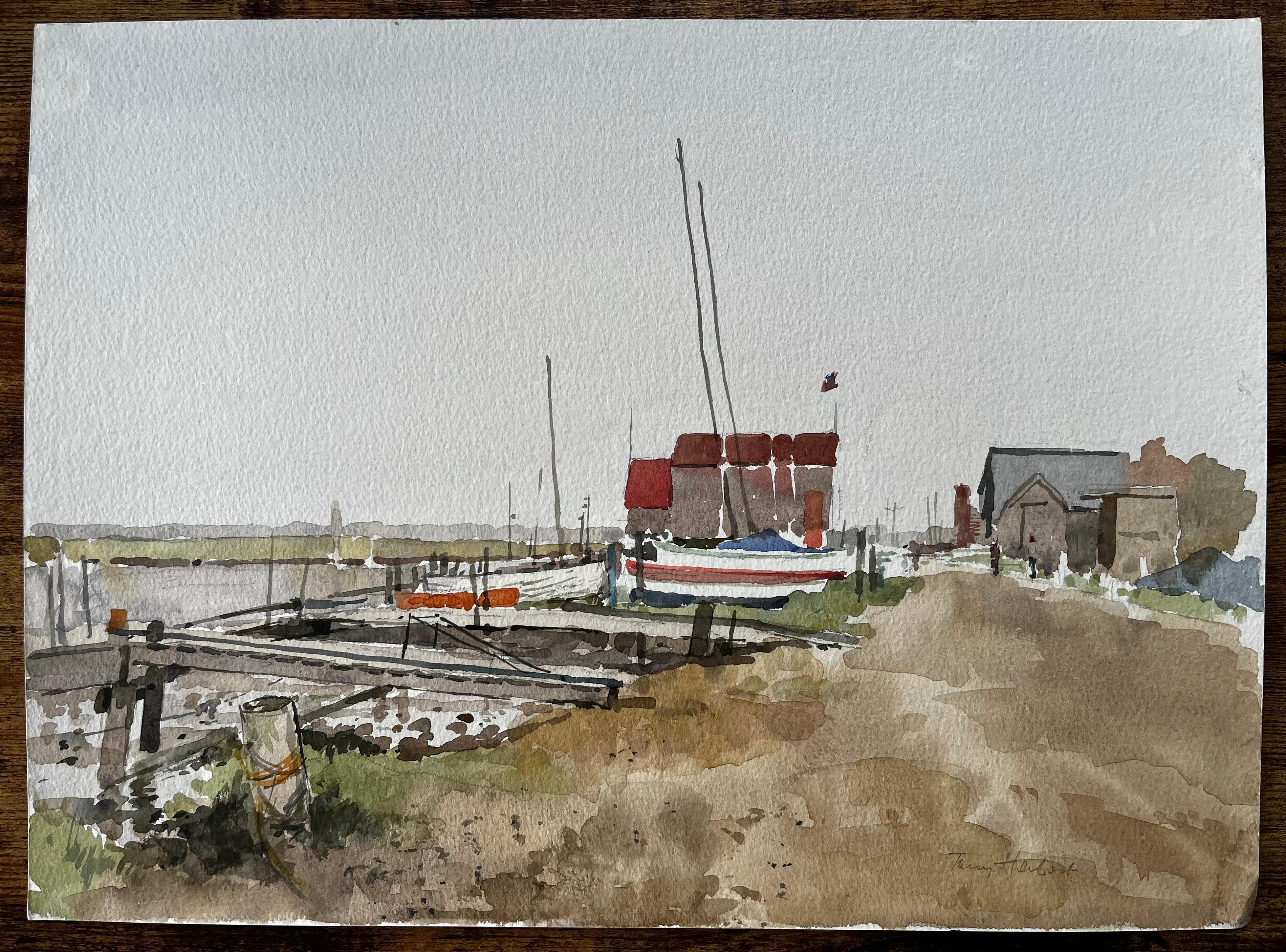 Bateaux et hangars à bateaux du port de Southwold avec la jetée et les vasières de l'estuaire 1992 - Art de Anthony Herbert
