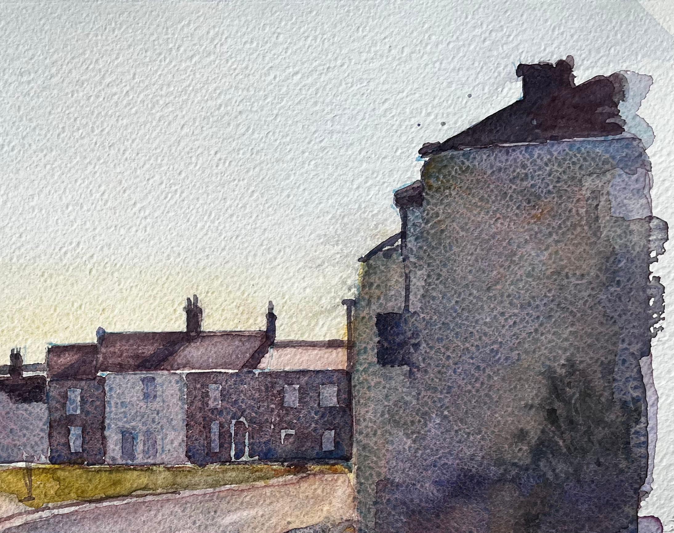 Titre : Promenade de Southwold dans la lumière du matin avec des personnages et des maisons en bord de mer
Par Tony Herbert (1927-2024)
Moyen d'expression : Aquarelle sur papier d'artiste
Taille : 11 x 14.75 pouces 
Inscription au verso : 