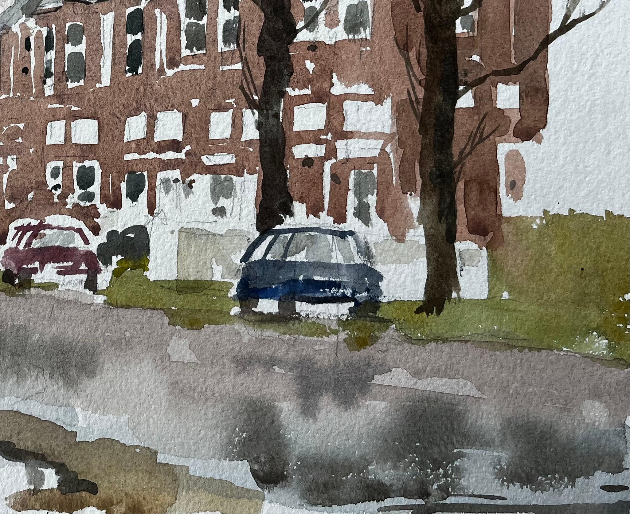 Southwold York Straßenszene mit roten Backsteinterrassen Bäumen und Pfützen Aquarell (Grau), Landscape Art, von Anthony Herbert