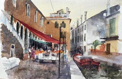 Escena de mercado en Venecia con barca roja y puente sobre el canal Pintura original en acuarela