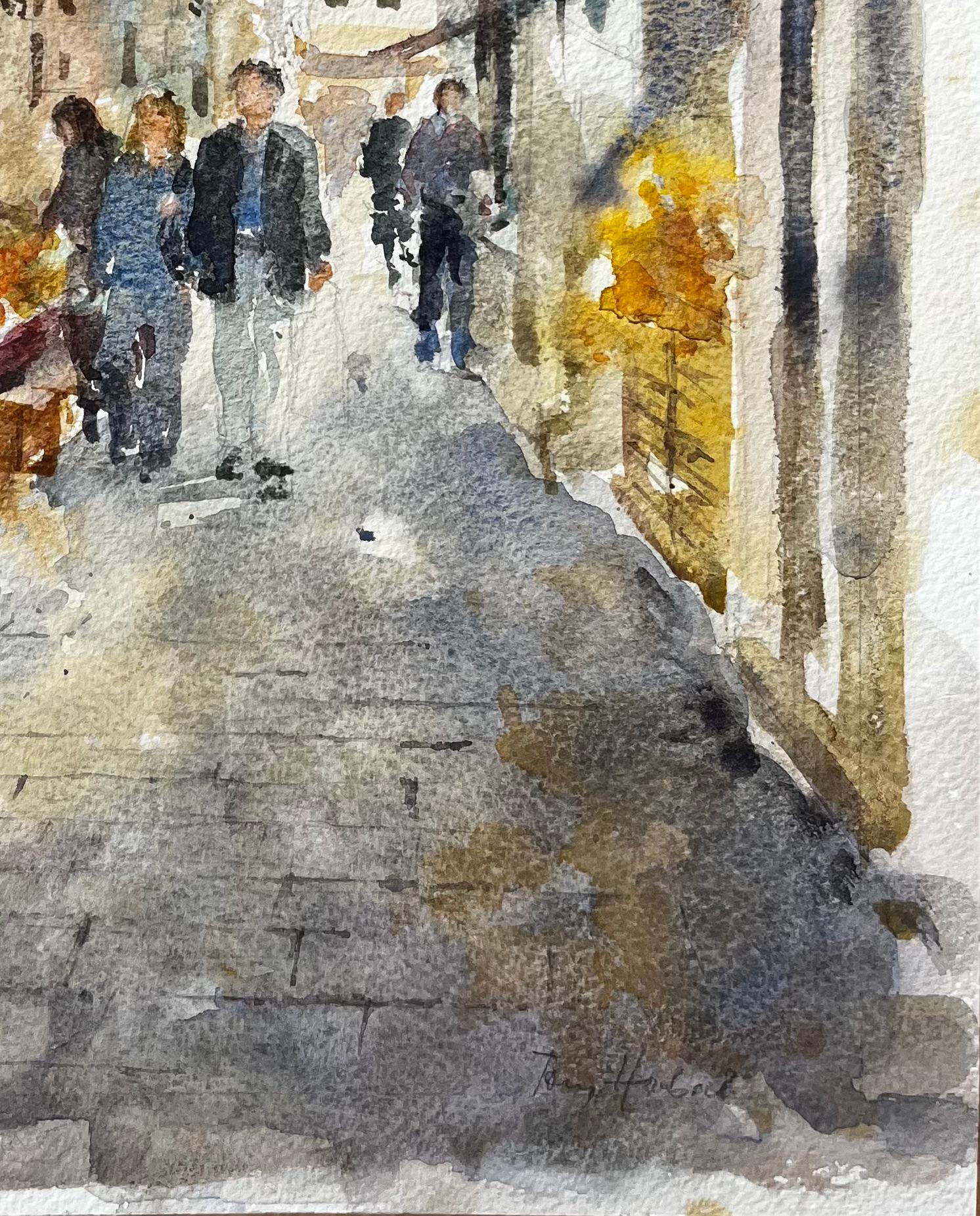 Scène de rue à Venise avec personnages, étals de marché, tour Aquarelle originale - Gris Landscape Art par Anthony Herbert