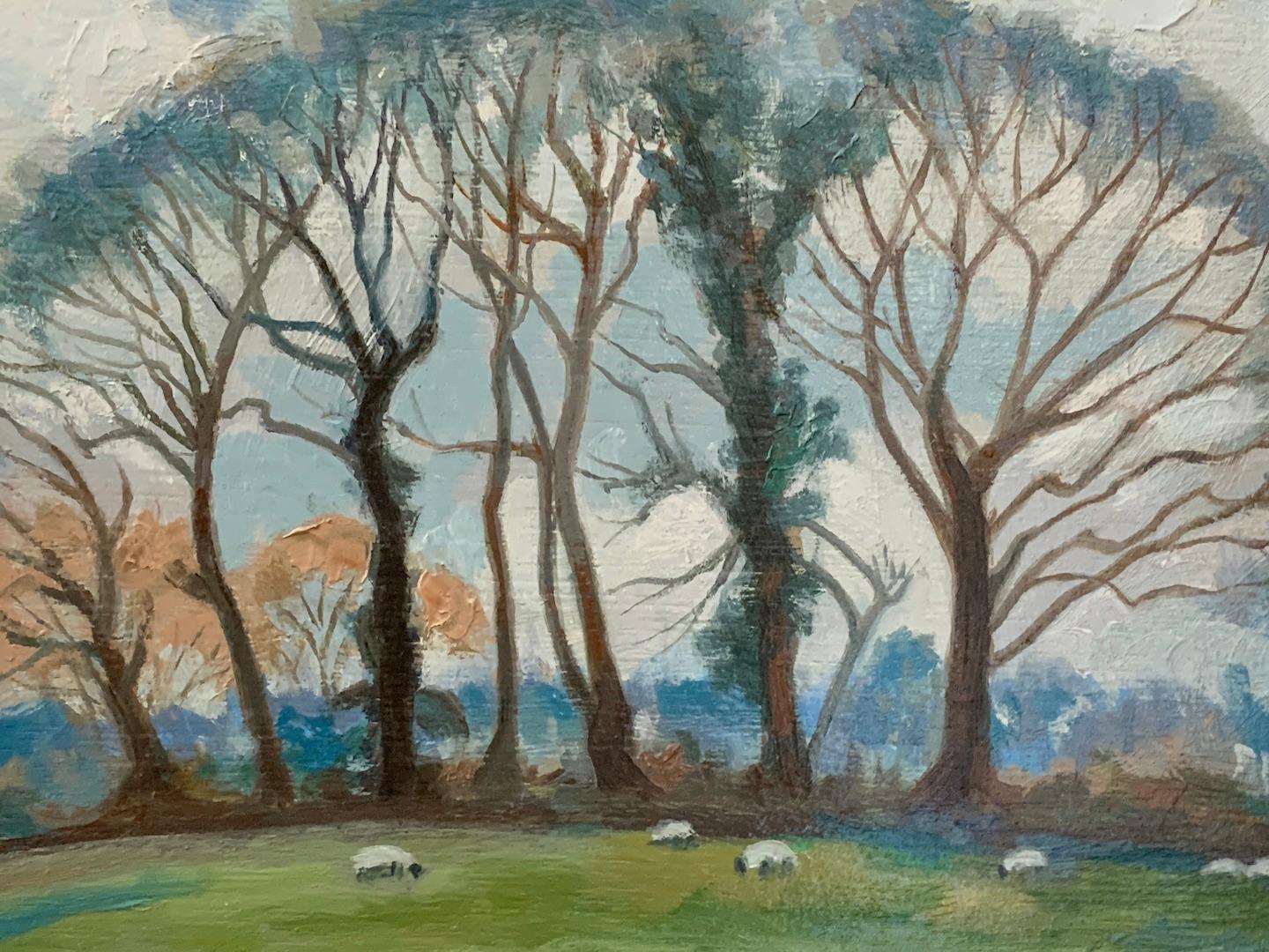 Paysage britannique moderne avec champs, arbres et moutons en pâturage - Painting de Anthony Procter