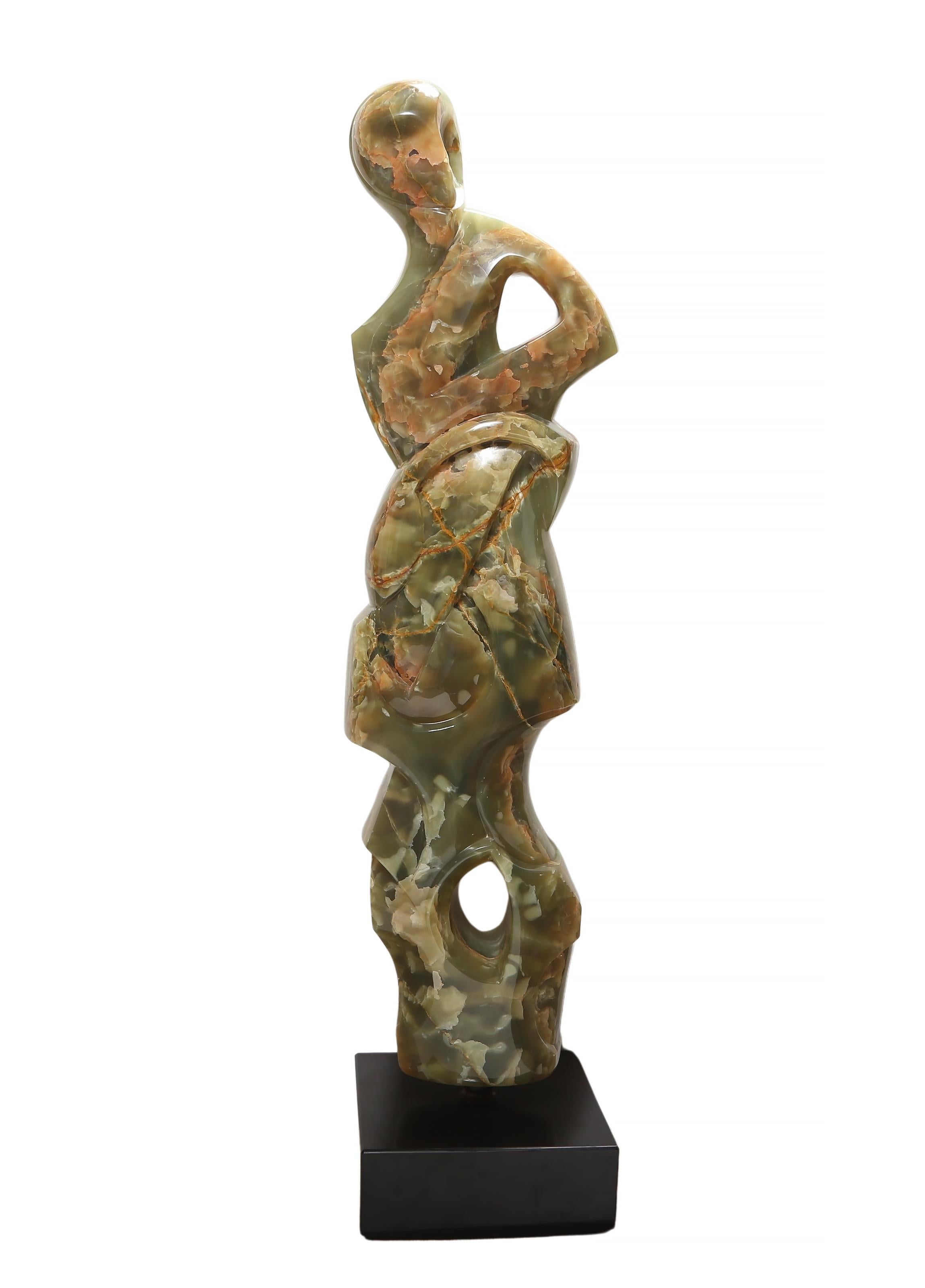 Fecha: hacia 1980
Escultura de ónice verde sobre base de mármol, firma inscrita en la base
Tamaño: 114,3 x 25,4 x 25,4 cm (45 x 10 x 10 pulg.)
