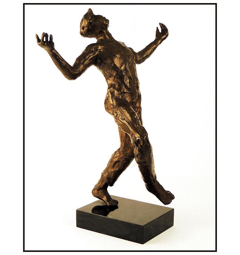 Zorba The Greek Suite (Gold), Figurative Sculpture, von Anthony Quinn