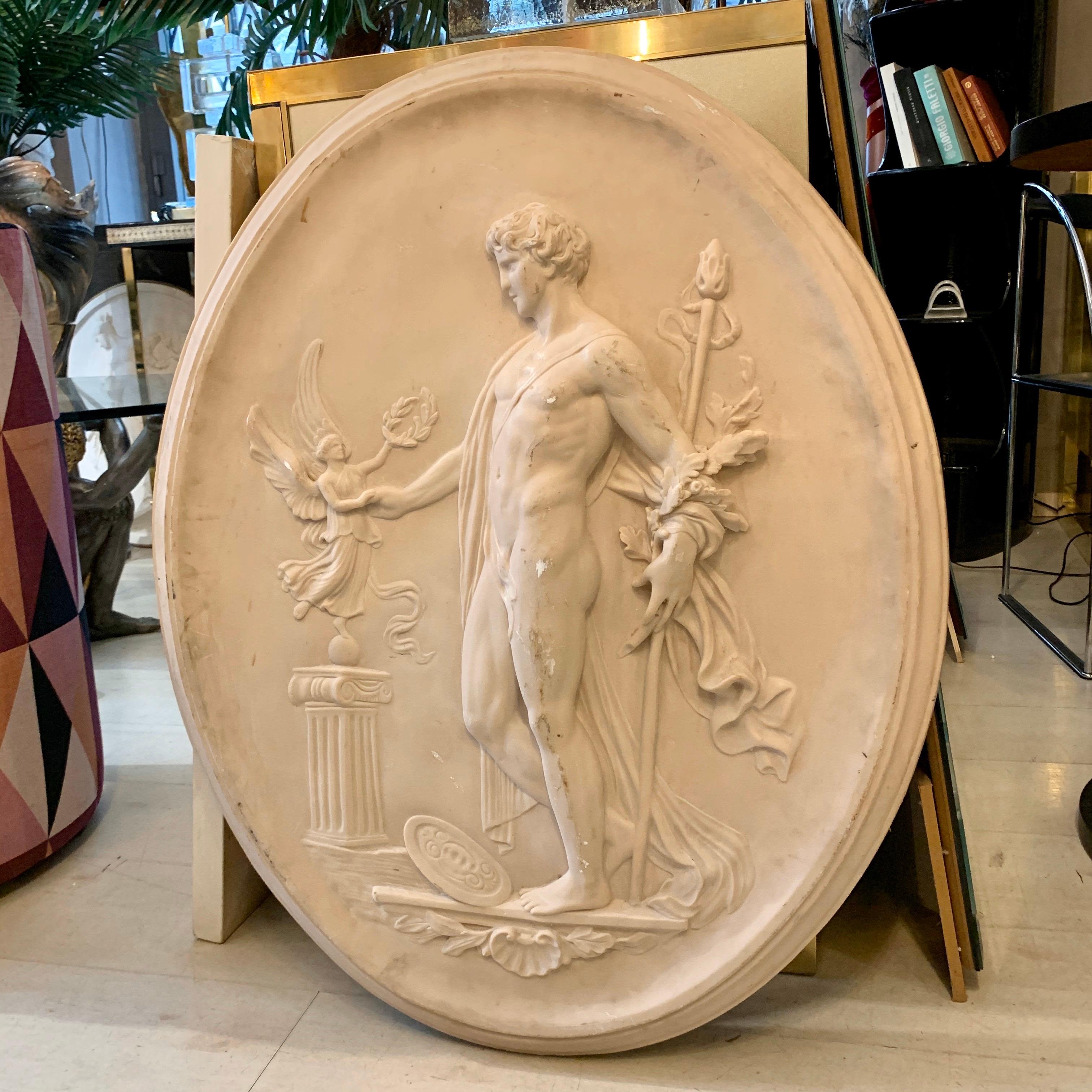 Anthony Redmile faux marble resin oval panel.
The resin panel represents a neoclassical style figure, bas-relief effect.
The resin shows signs of age and use (light scratches).
 