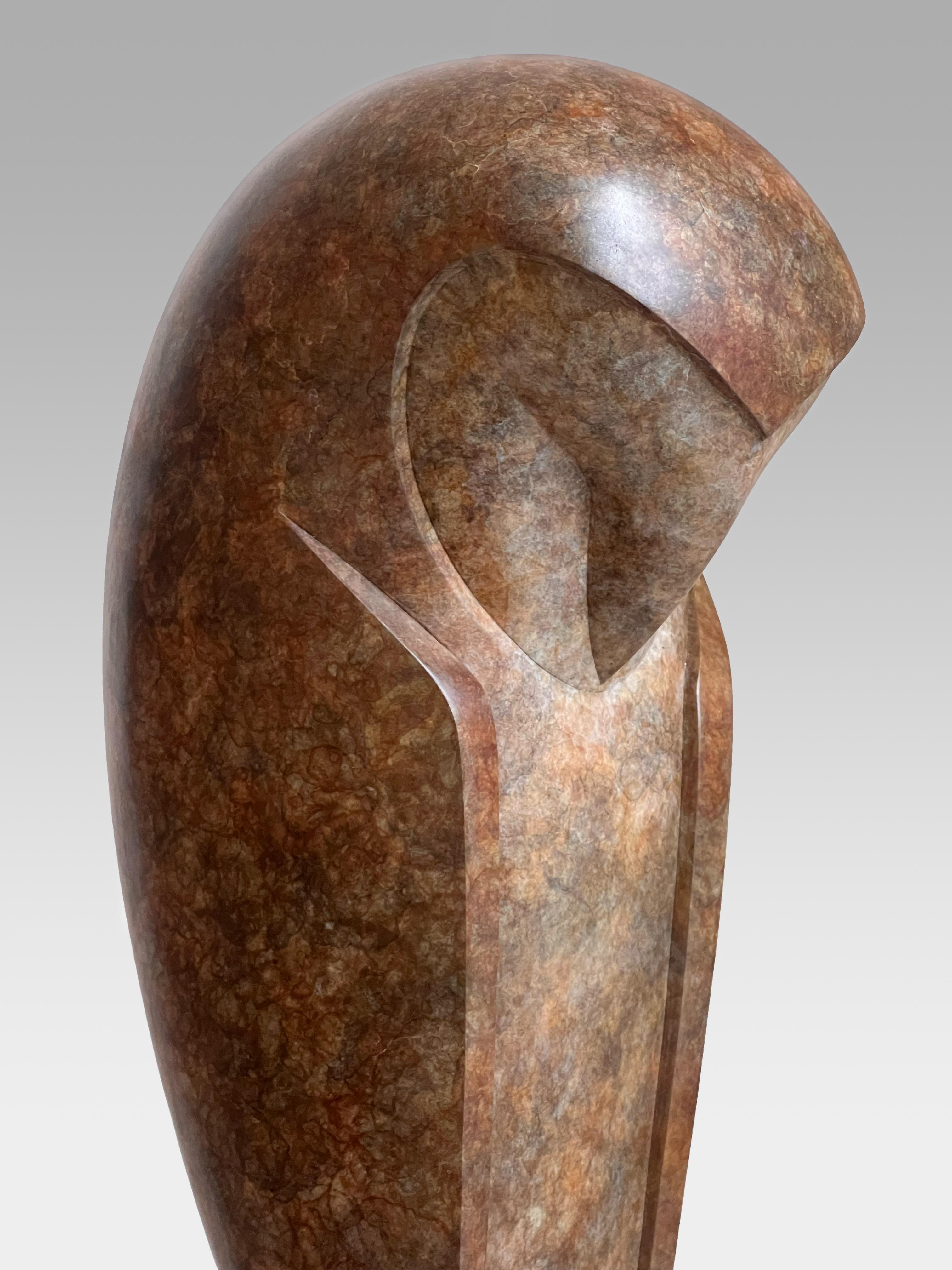 Sculpture contemporaine en bronze ''Serenity'' Portrait d'un hibou, chouette effraie brune - Or Figurative Sculpture par Anthony Theakston