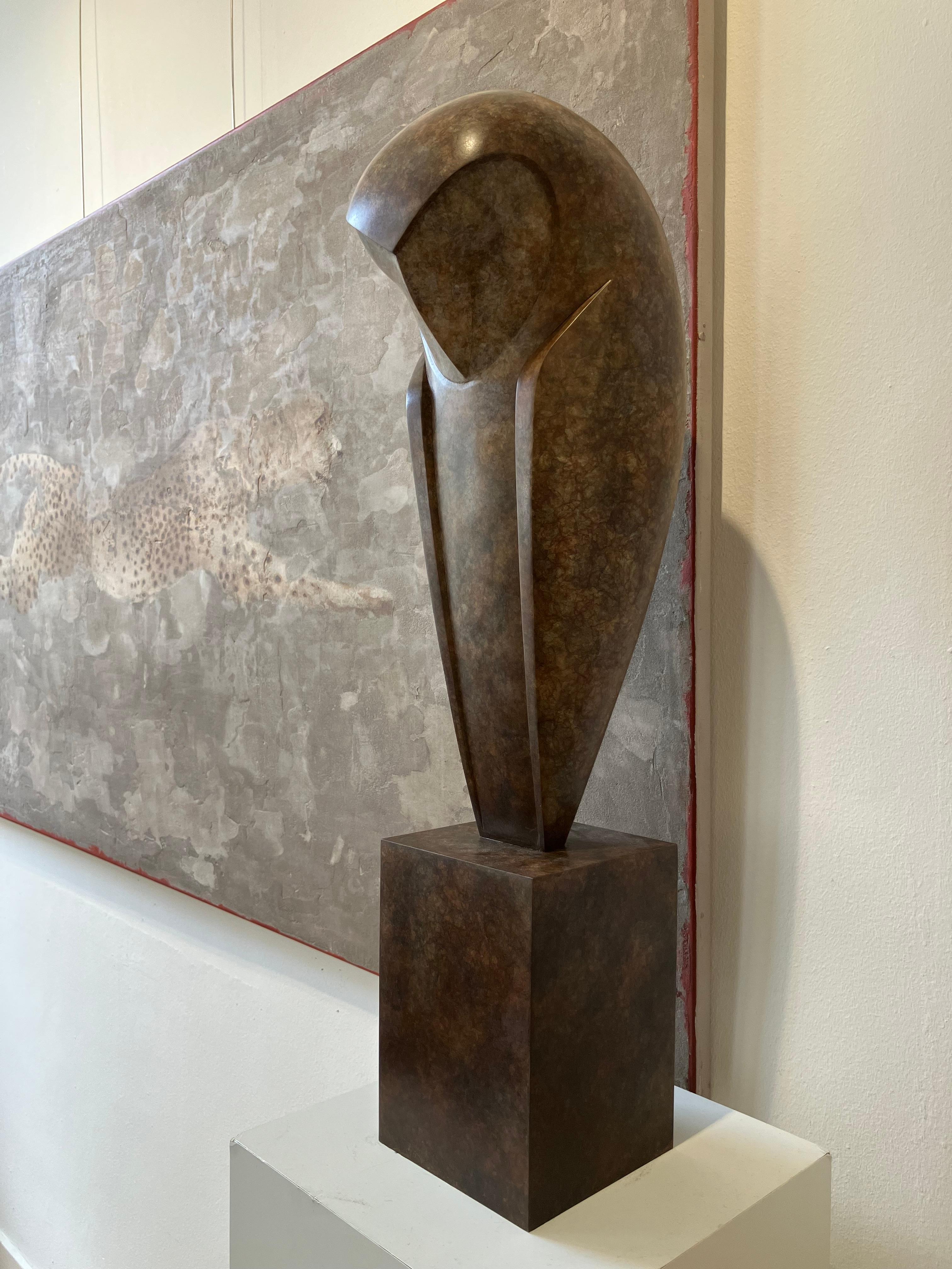 Sculpture contemporaine en bronze ''Serenity'' Portrait d'un hibou, chouette effraie brune en vente 6