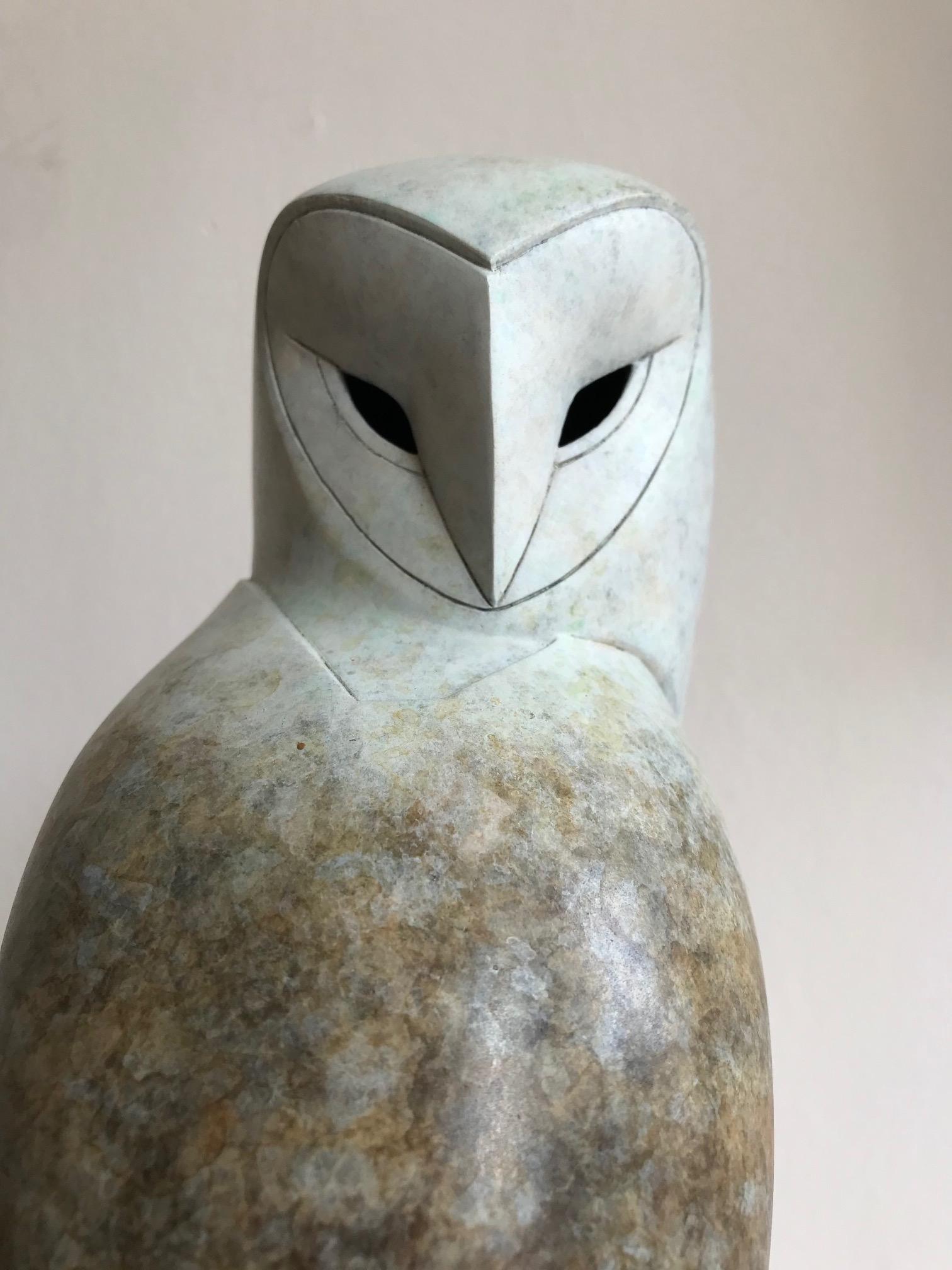 Le sculpteur britannique Anthony Theakston (1965), qui s'inspire de la forme et du mouvement des oiseaux, simplifie les oiseaux et omet de plus en plus de détails jusqu'à ce qu'il ne reste que l'essence de l'animal. Les oiseaux stylisés sont réduits