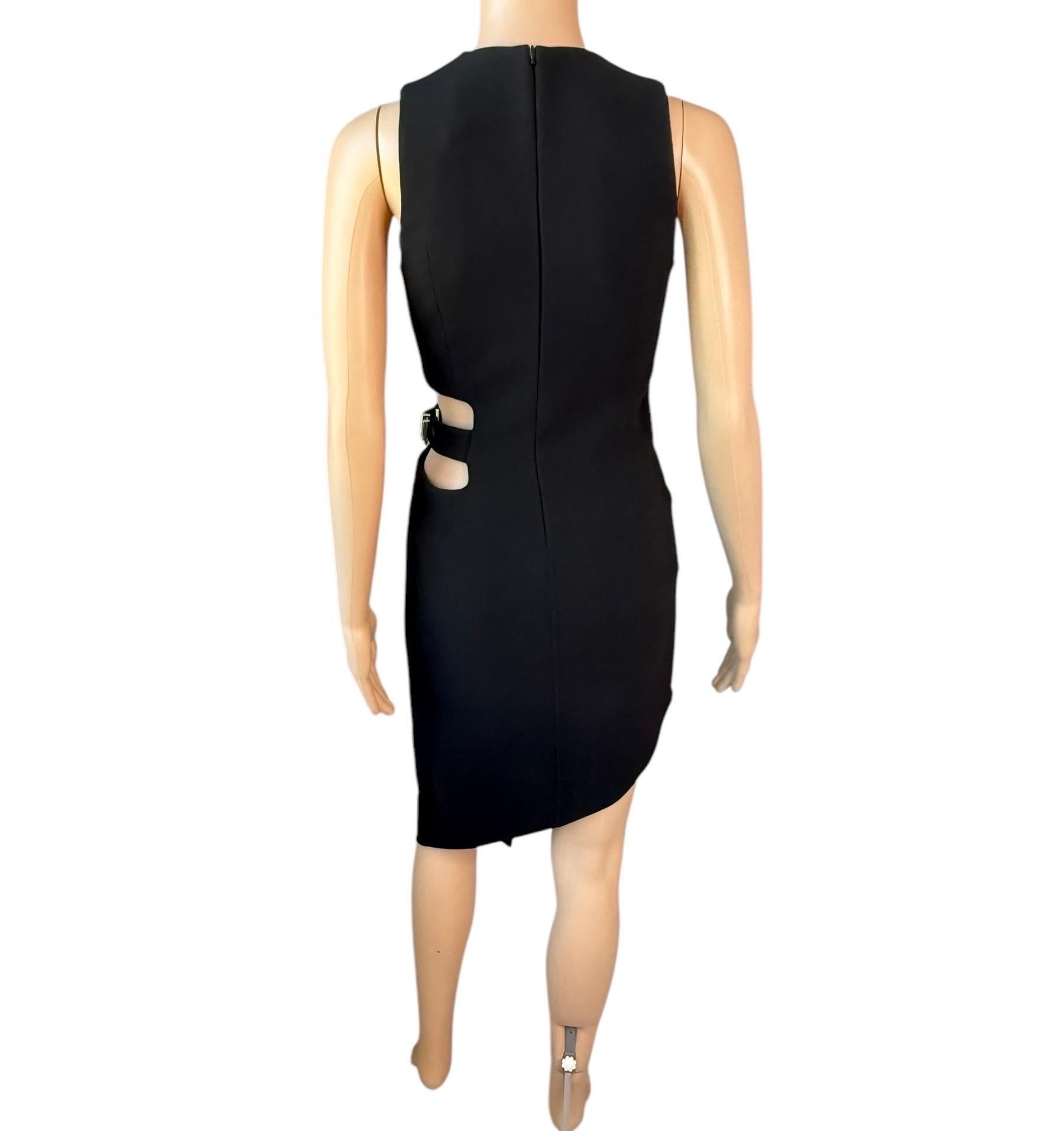 Nero Anthony Vaccarello A/I 2015: abito nero asimmetrico con ritaglio a stella in vendita