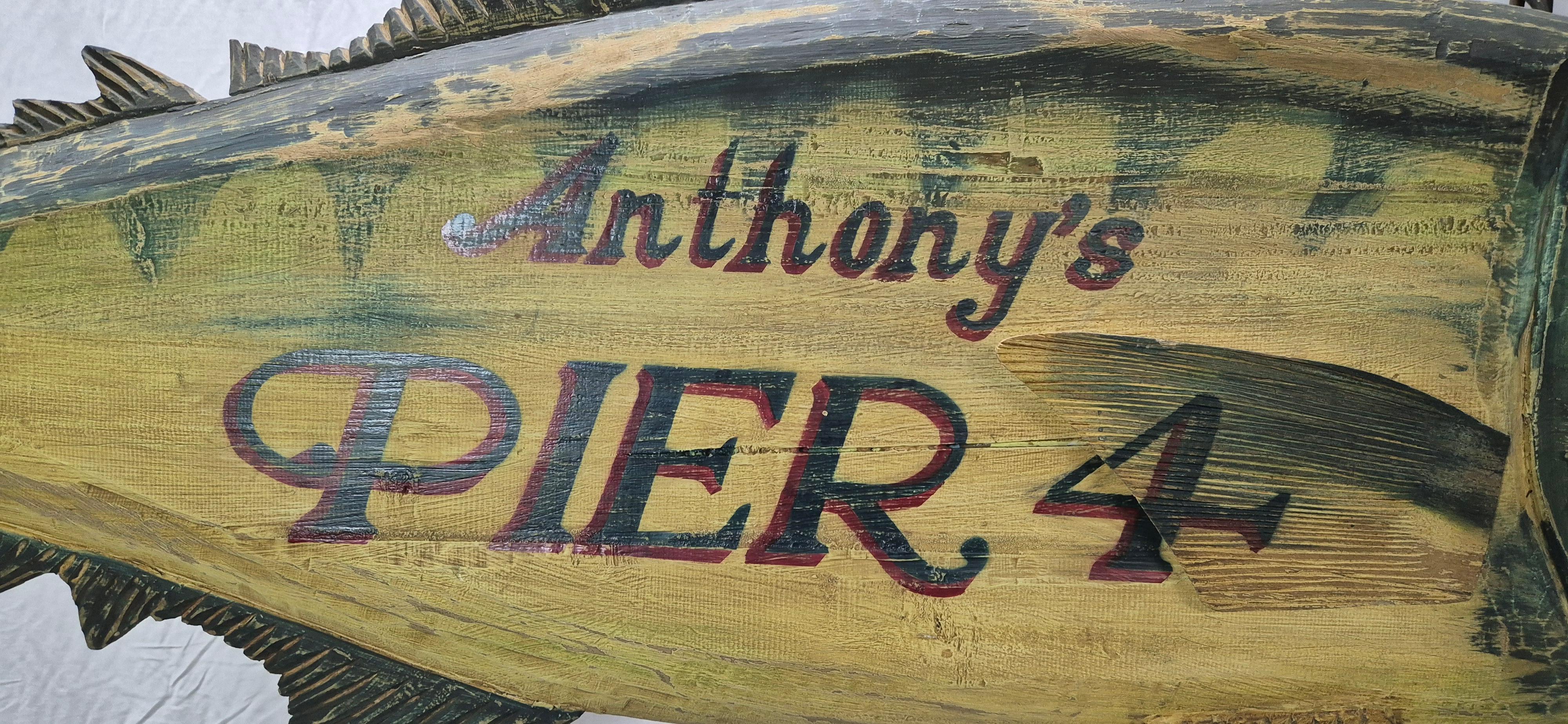 Cartel de comercio tallado de Anthony's Pier 4 en Excelente estado para la venta en Norwell, MA