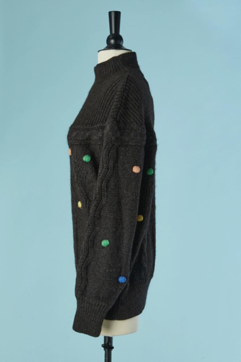 Pull en alpaga anthracite avec jacquard à points multicolores CLAUDE MONTANA Tricots Excellent état - En vente à Saint-Ouen-Sur-Seine, FR