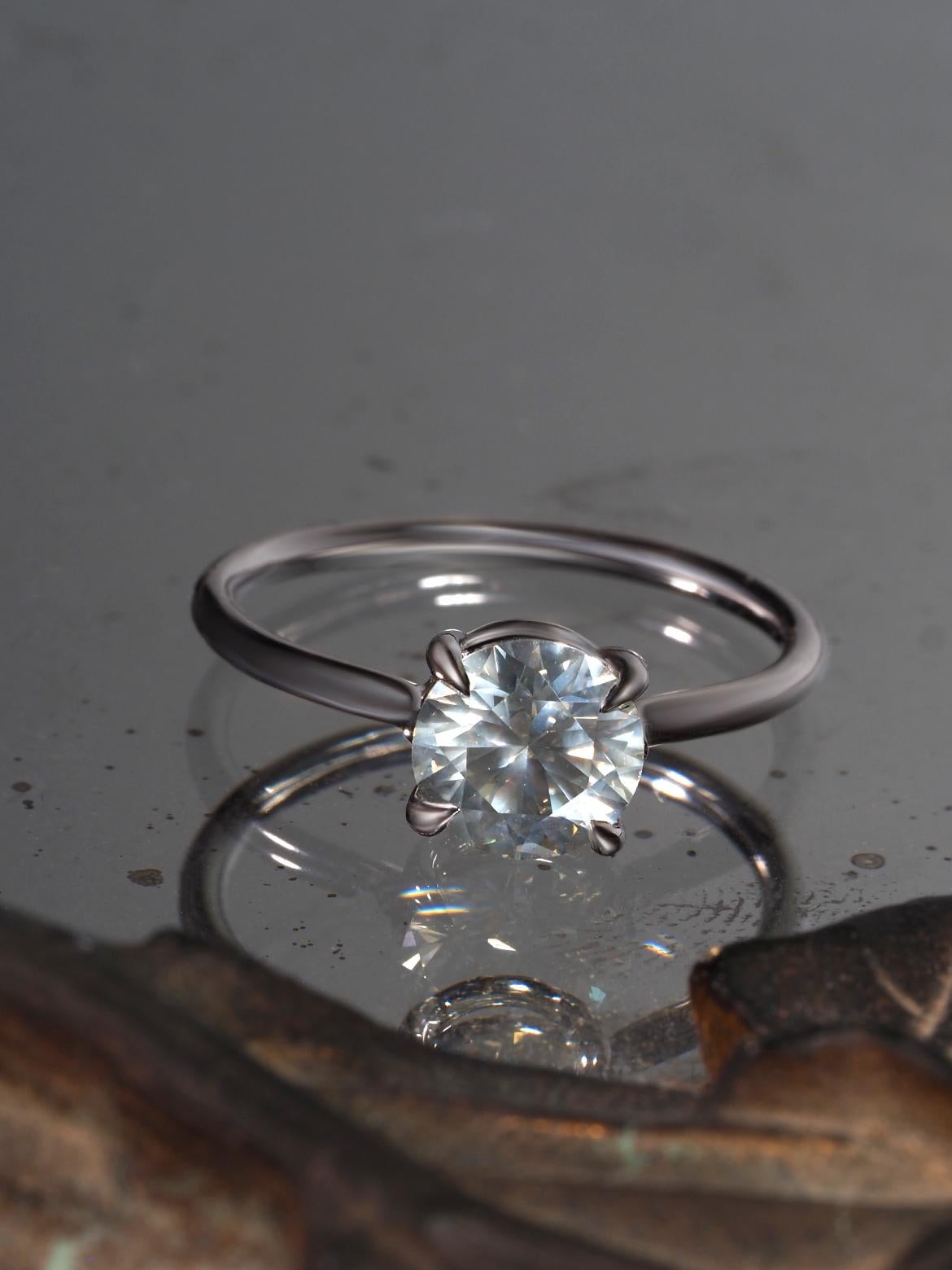 Bague de fiançailles inhabituelle faite sur mesure en or 18 carats avec diamant gris anthracite de 1,02 carat en vente 7